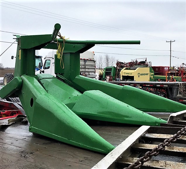 Bec cueilleur à maïs John Deere 