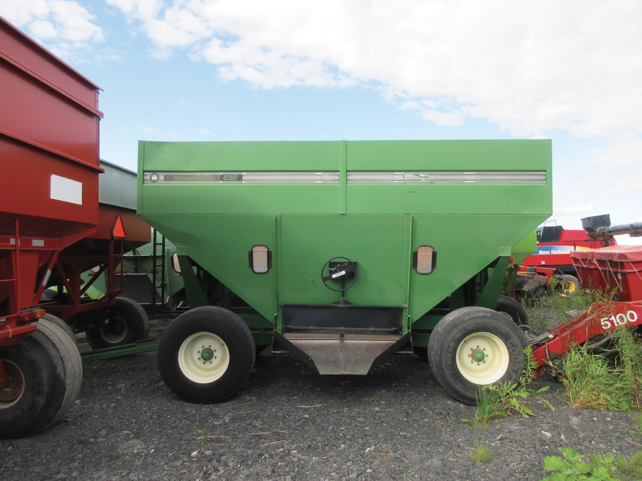 Grain trailer Unverfeth 530