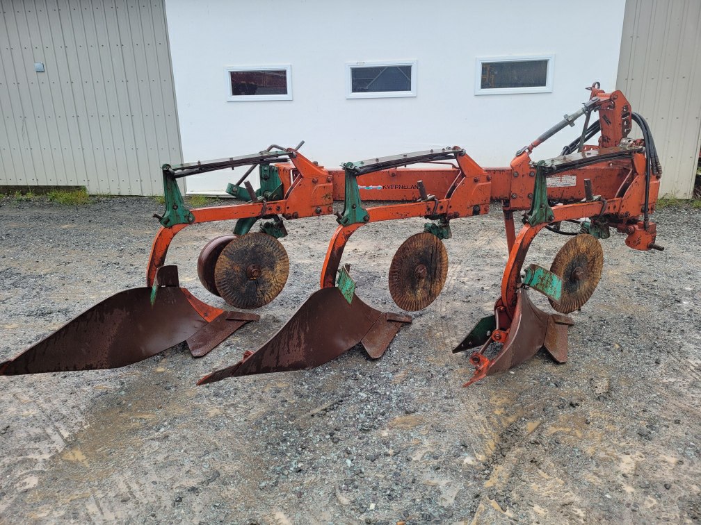 Plow Kverneland AB100