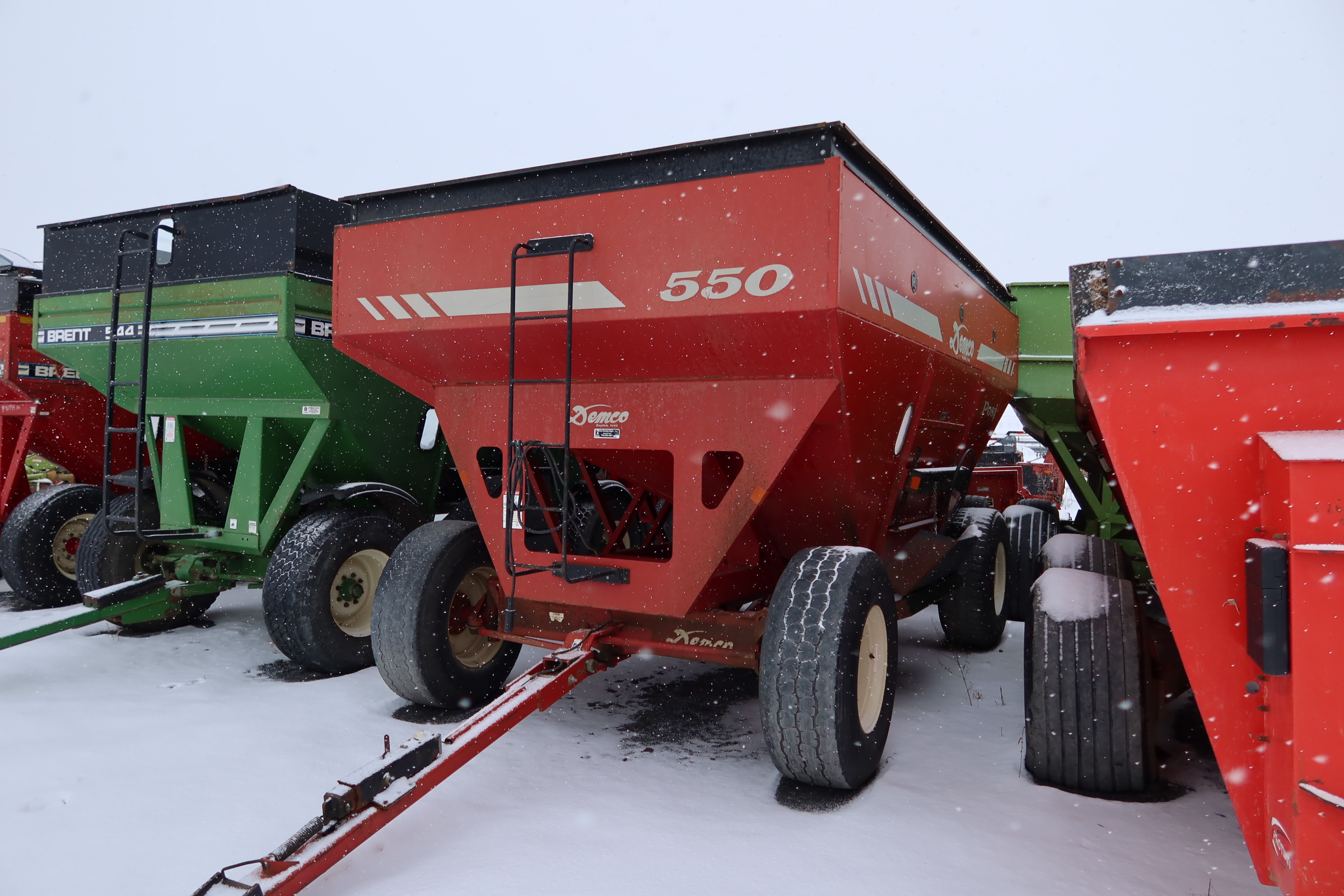 Grain trailer Demco 550