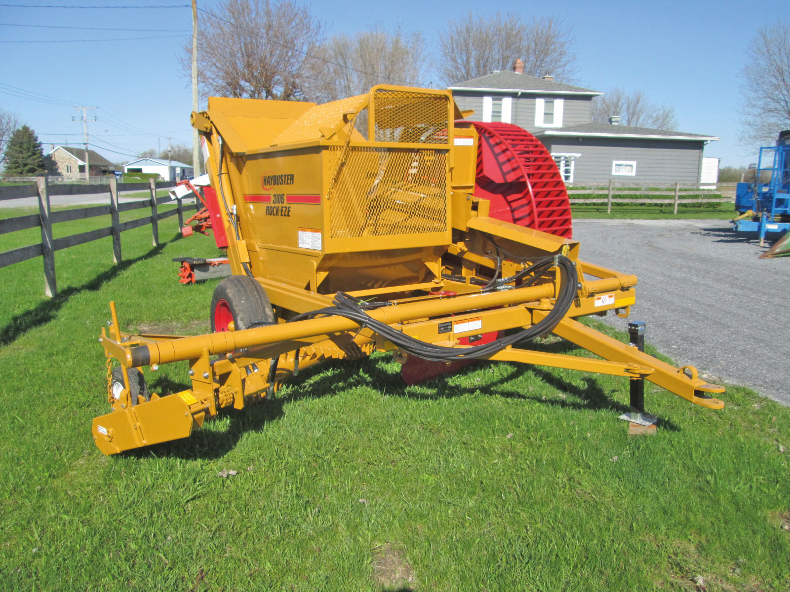 Ramasseur de pierre / Épierreuse  Haybuster 3106 