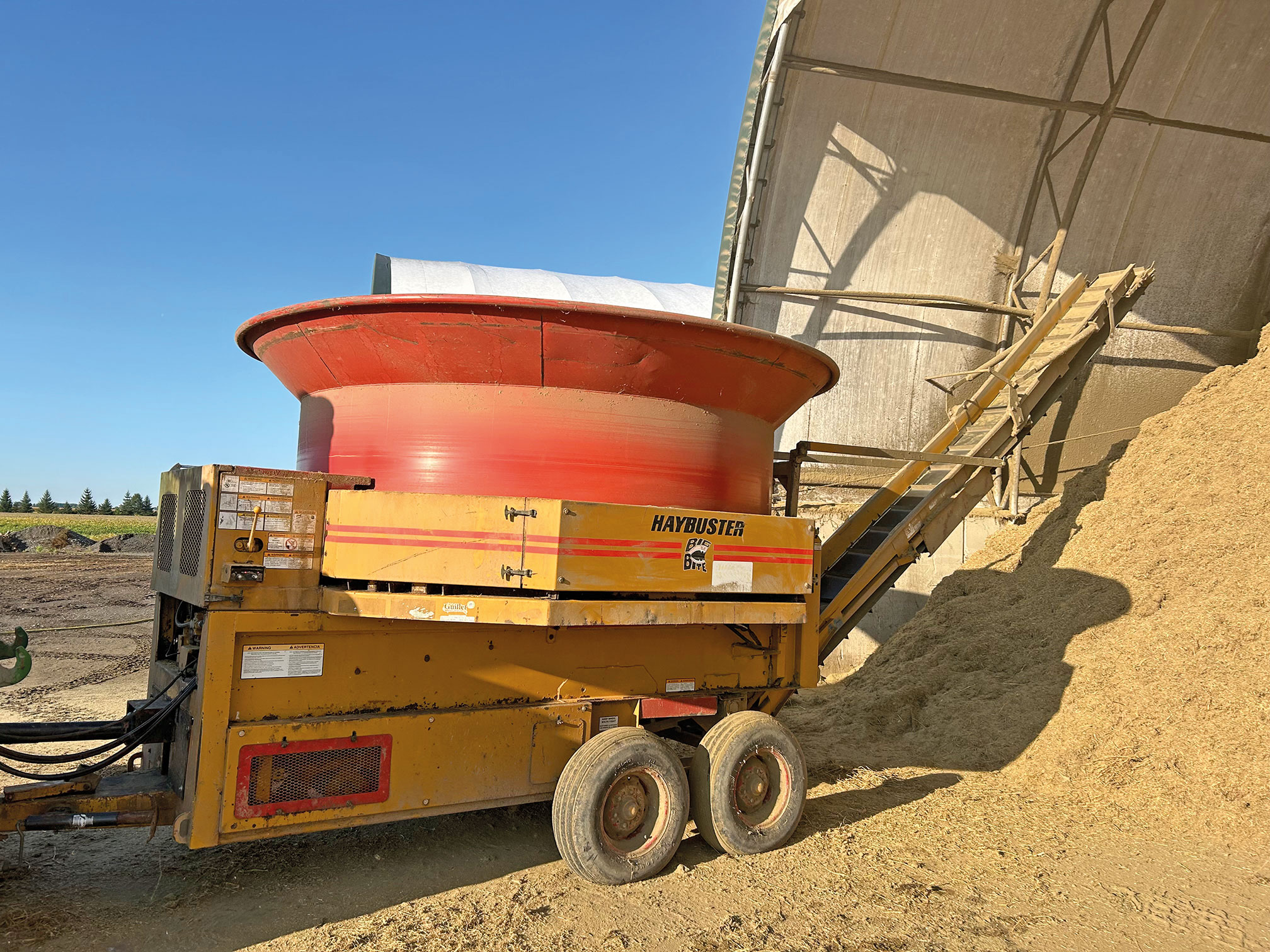 Déchiqueteuse à balles rondes  Haybuster H-1100