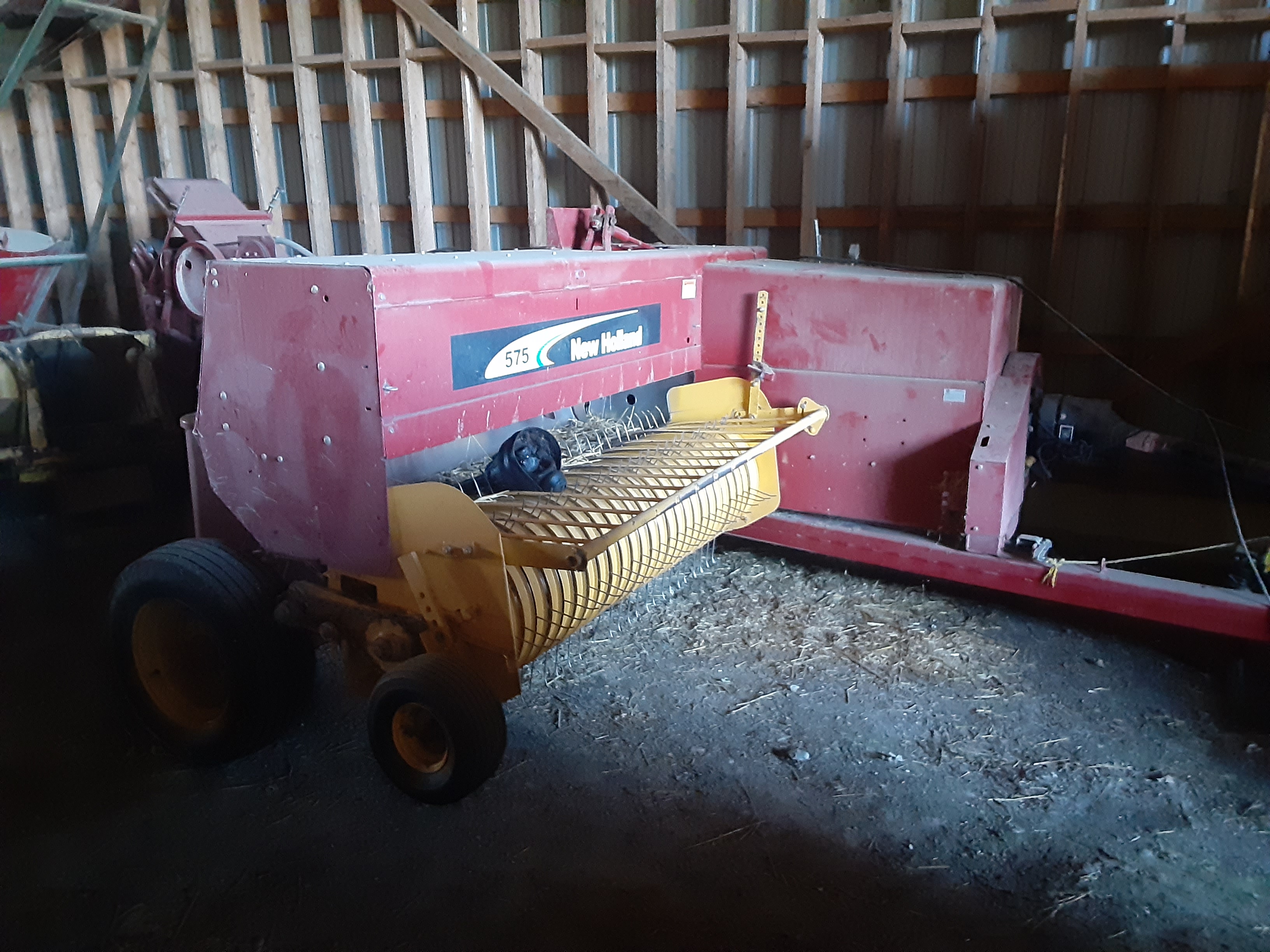 Presse à balles carrées New Holland 575