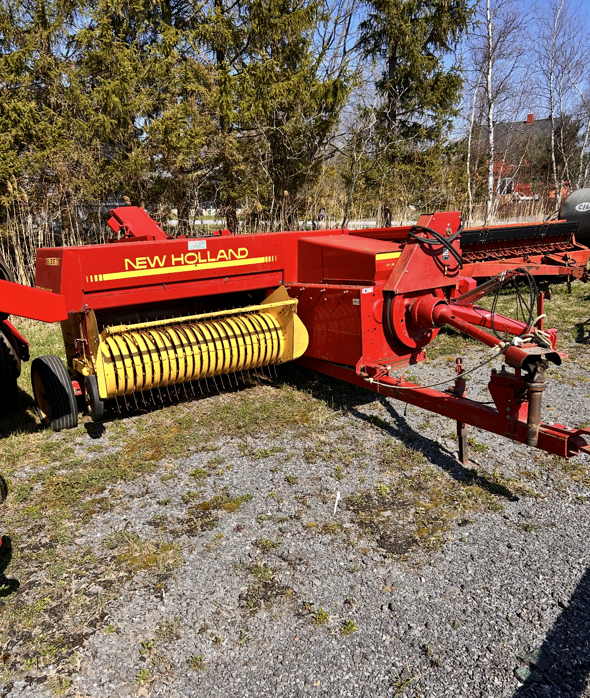 Presse à balles carrées New Holland 316