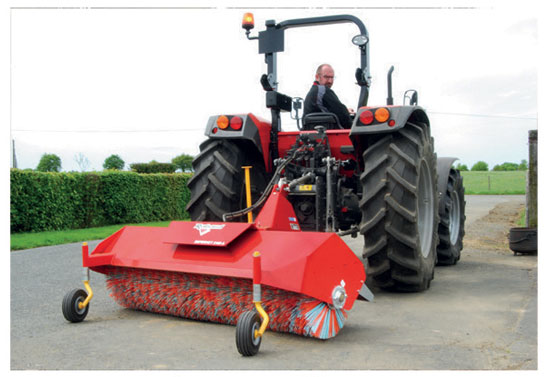 Balayeuse aligneuse-ramasseuse  Rabaud SUPERNET