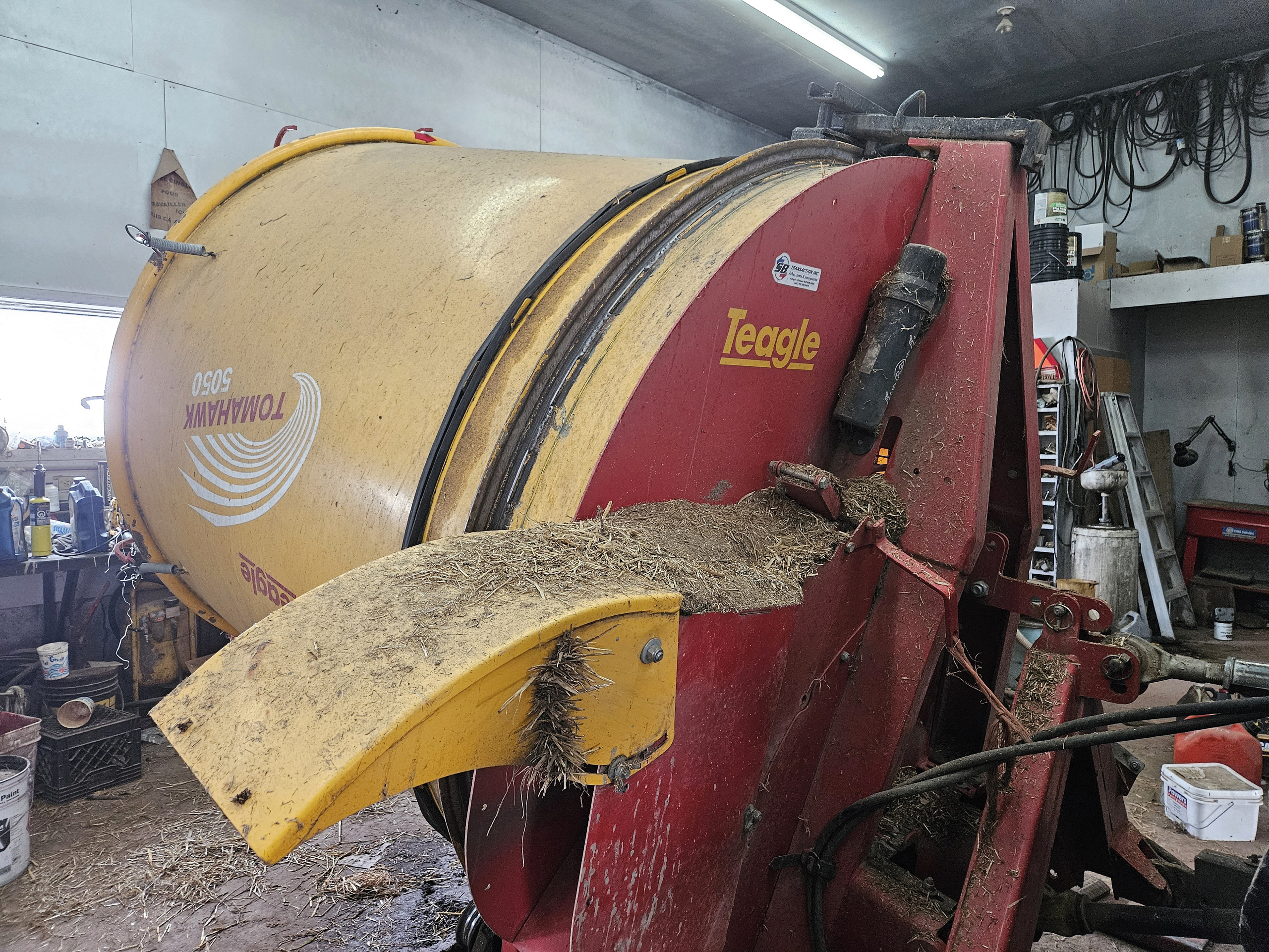 Round bale shredder Teagle Tomahack 5050