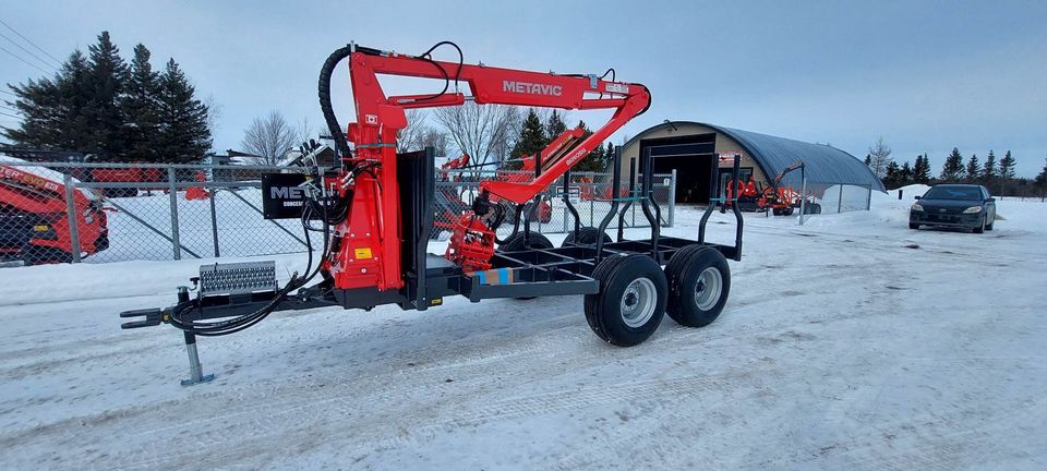 Log loader on trailer  1150M16