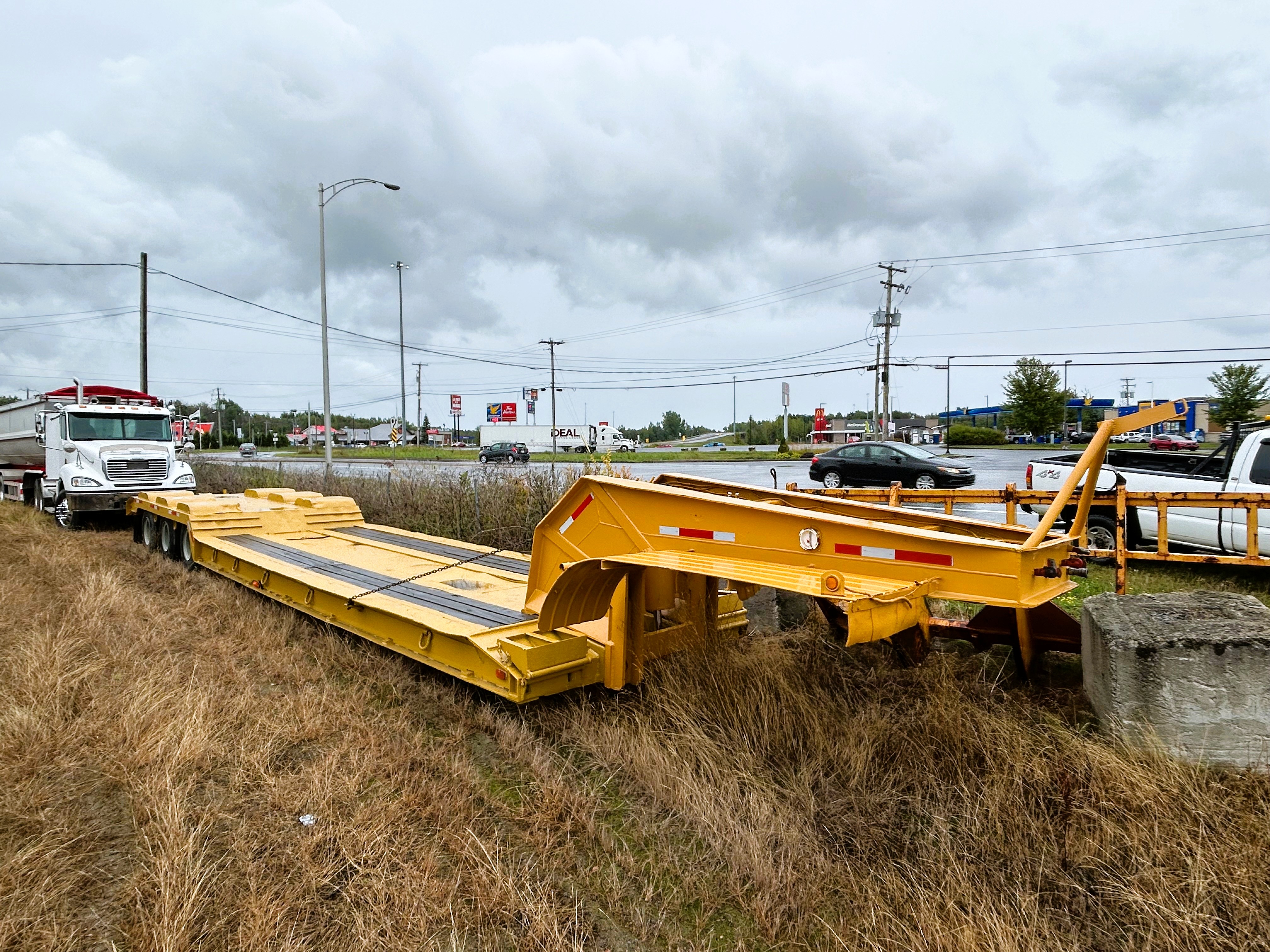 Platform trailer  Tridem