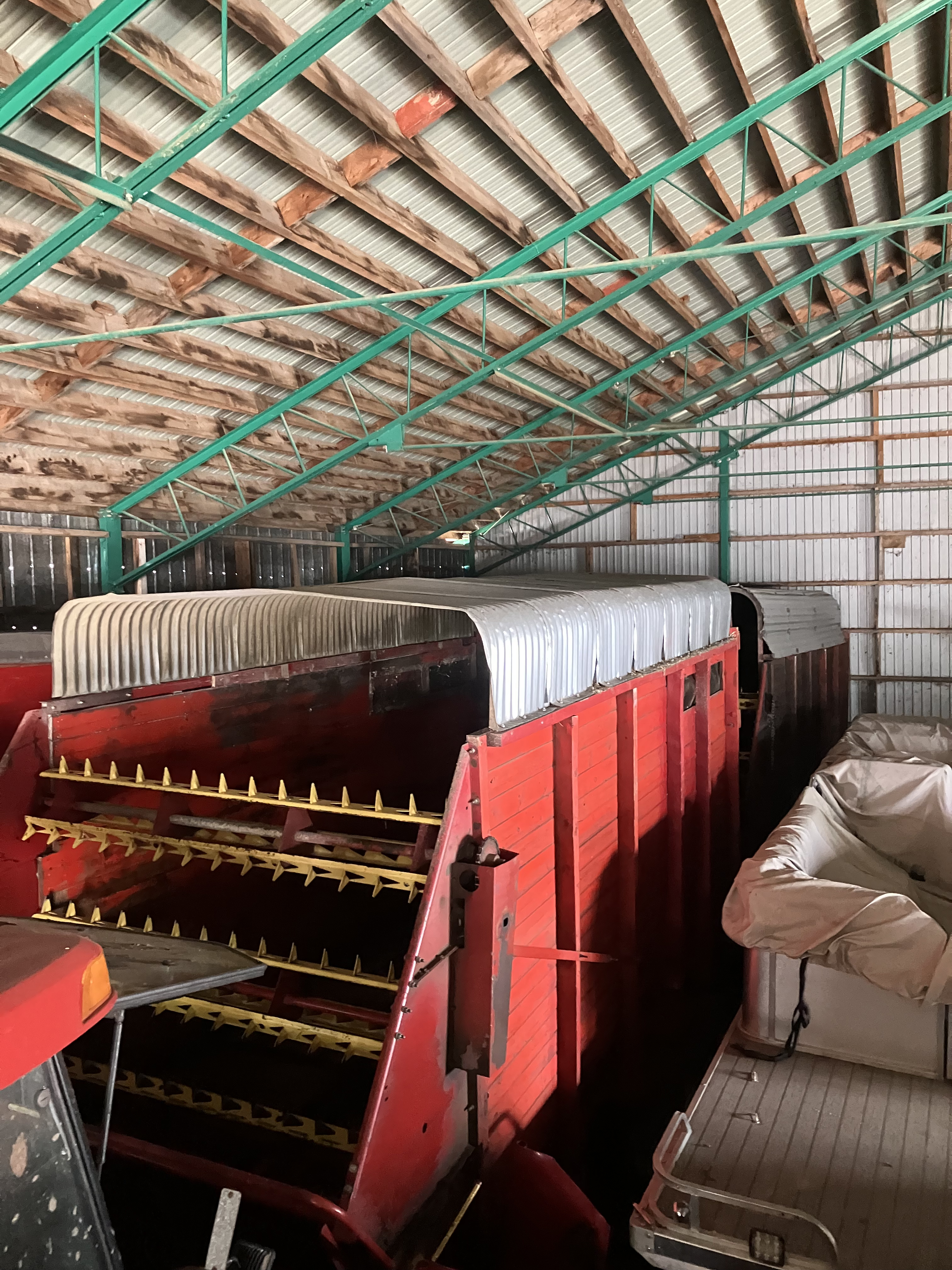   3 boîte à ensilage, 3 boîte Dion, et 2 boîte NH