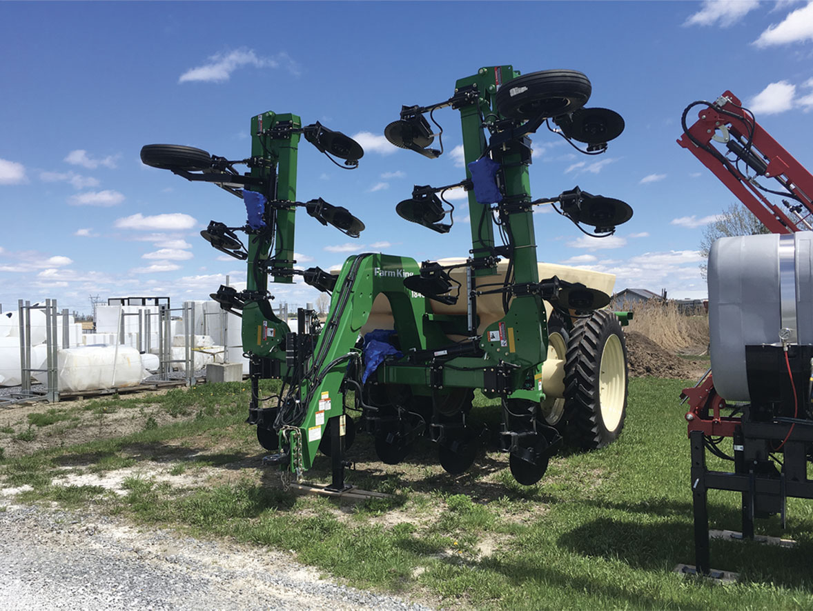 Applicateur Farm King (Bülher)  /  Bülher (Farm King) 1840