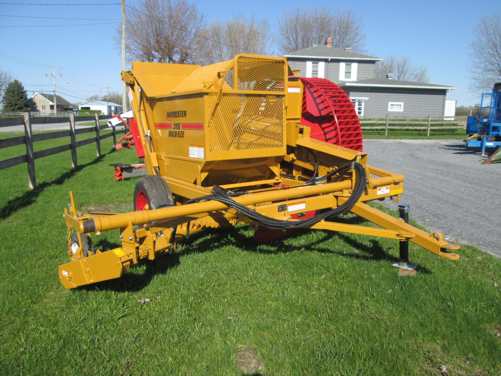 Ramasseur de pierre / Épierreuse  HAYBUSTER #3106