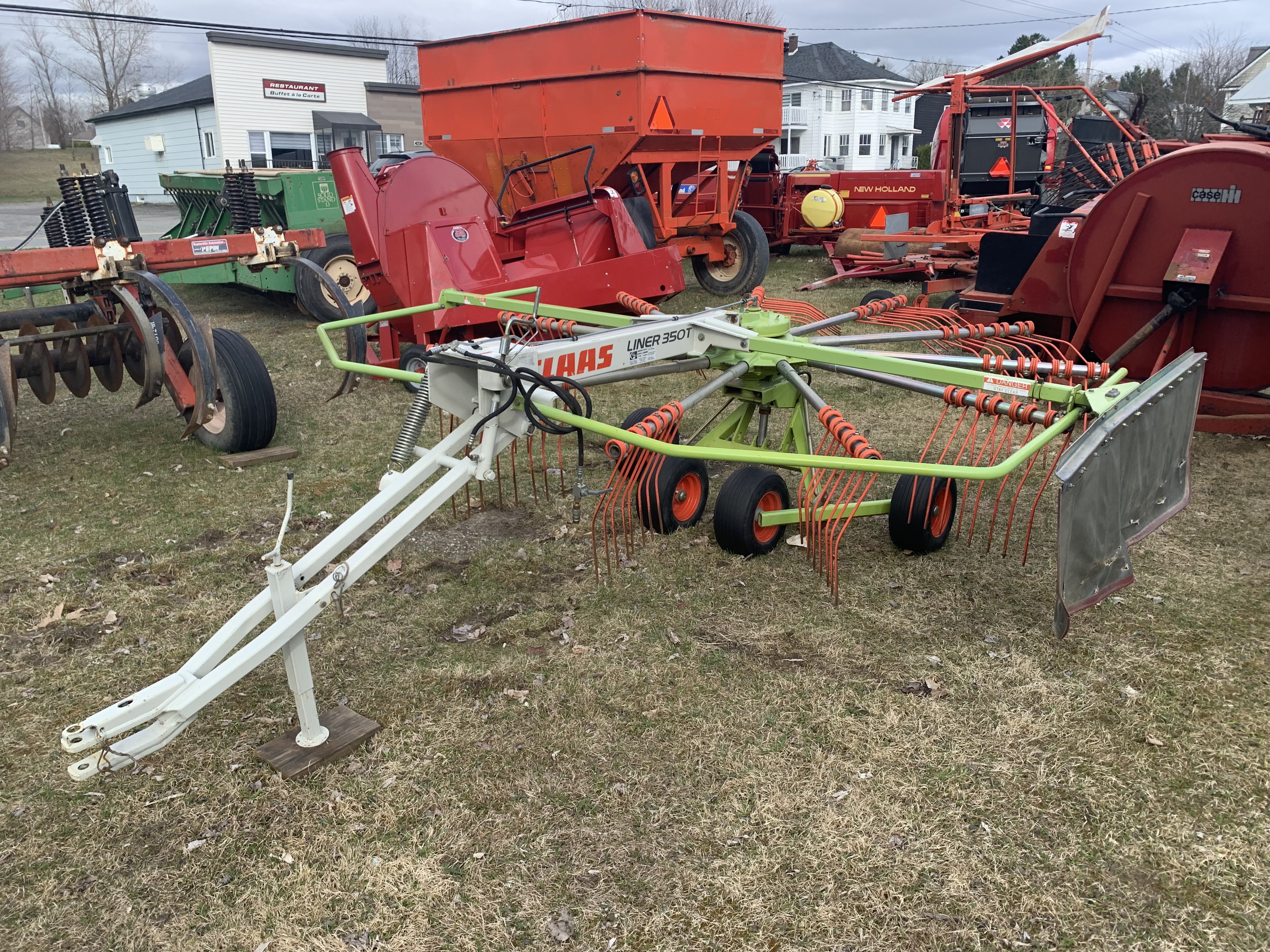   Râteau à foin Claas Liner 350T