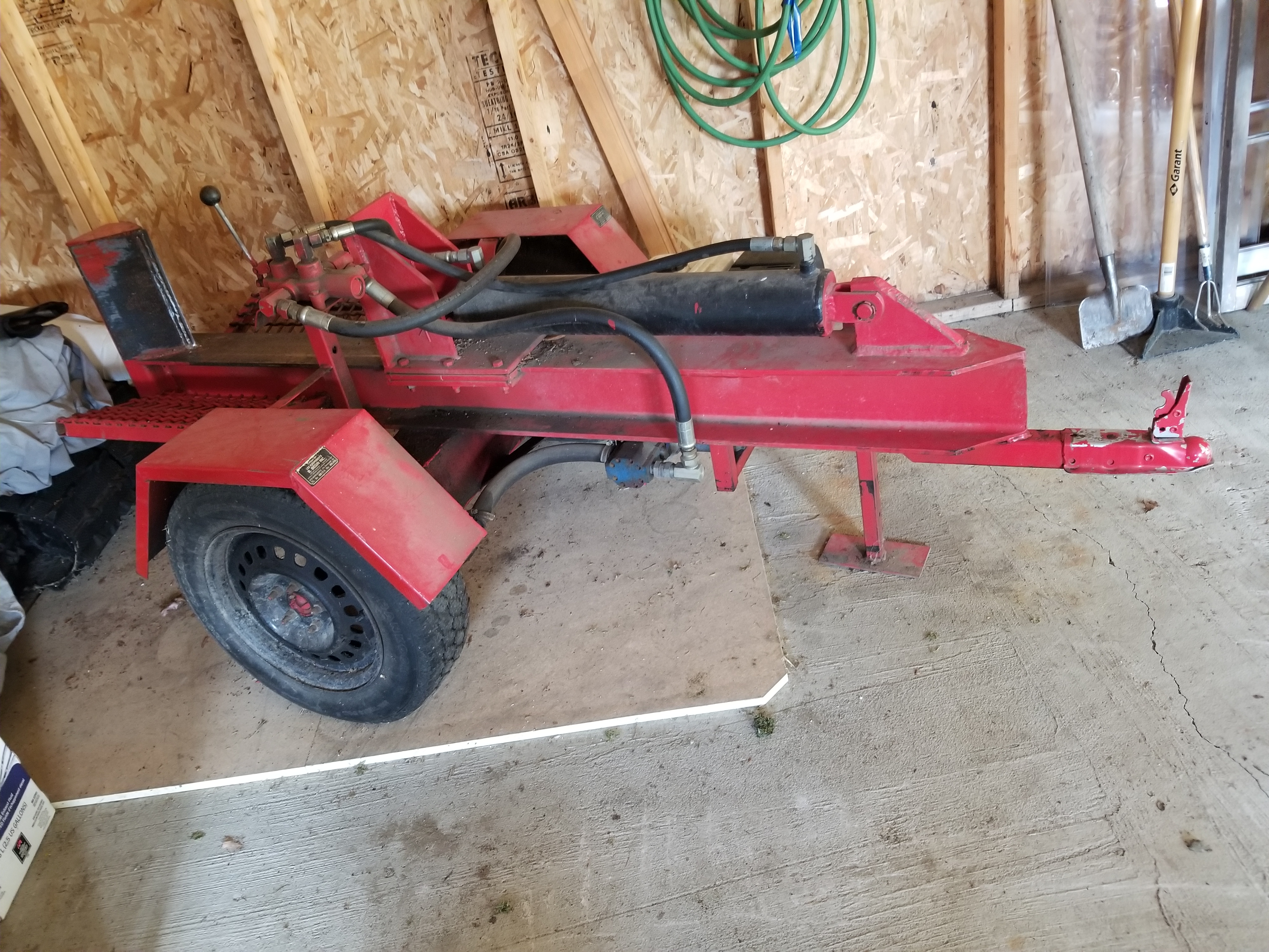 Log splitter  20 tonnes