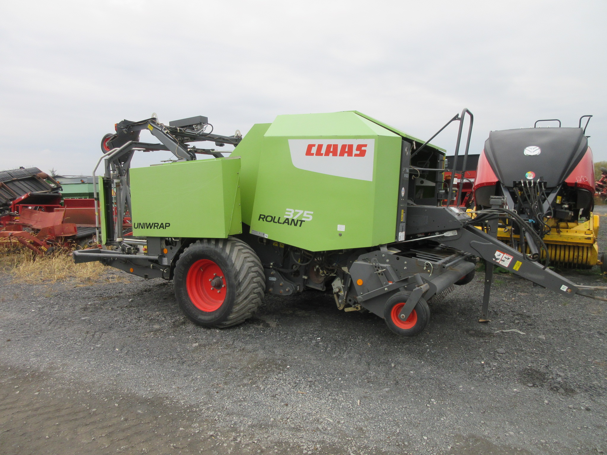 Presse à balles rondes Claas Rollant 375 Uniwrap
