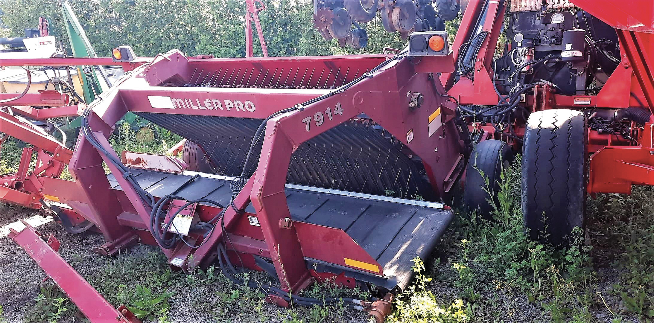 Retourneur d'andains Miller Pro 7914