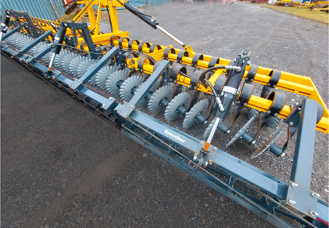 Déchaumeuse Jo-ber Monodisk pour préparer les semis et pulvériser les résidus de surface