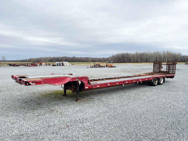 Low bed trailer  