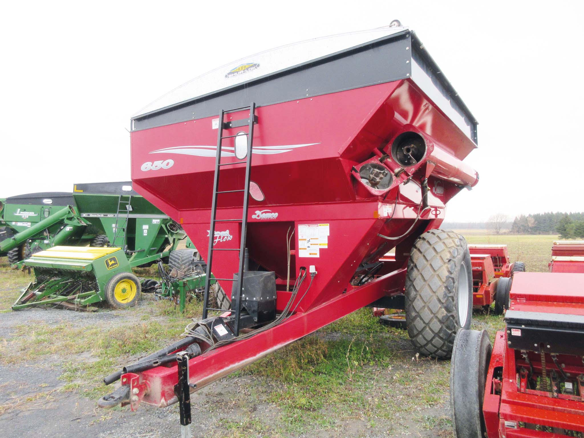 Remorque à grain Demco 650