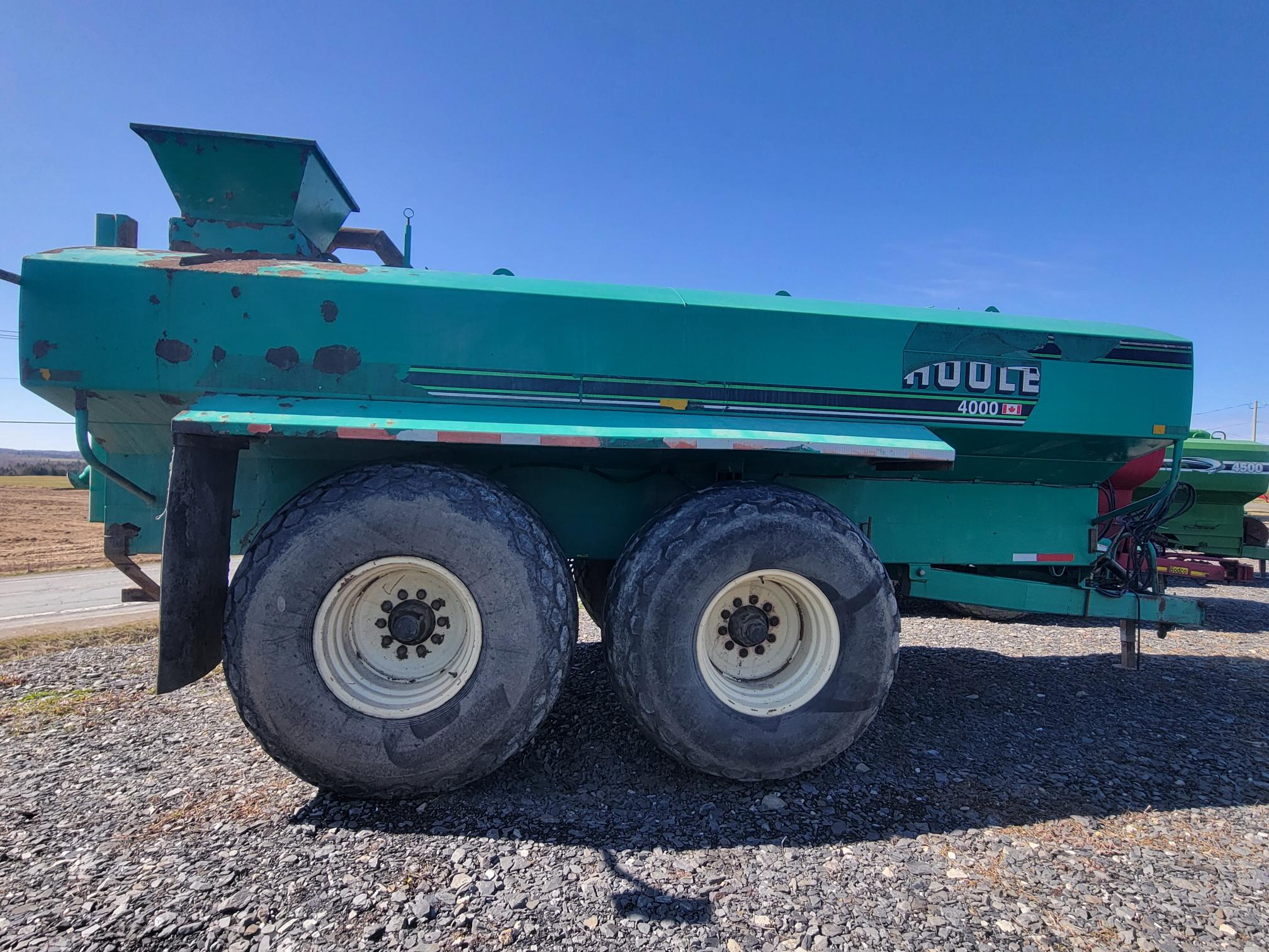 Épandeur à purin (ou fumier liquide) GEA Houle Houle 4000 gallons