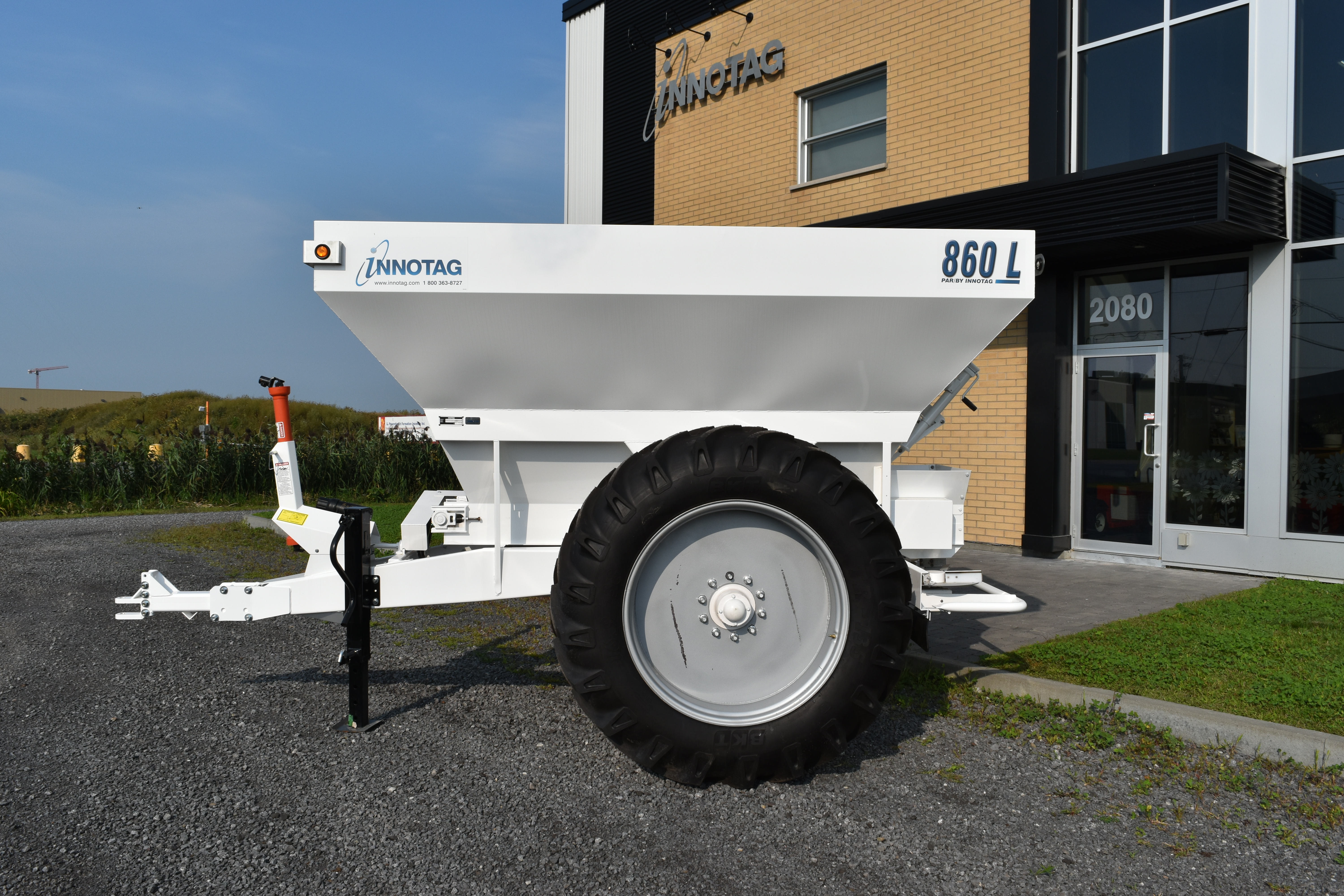 Épandeur à chaux Innotag 860L