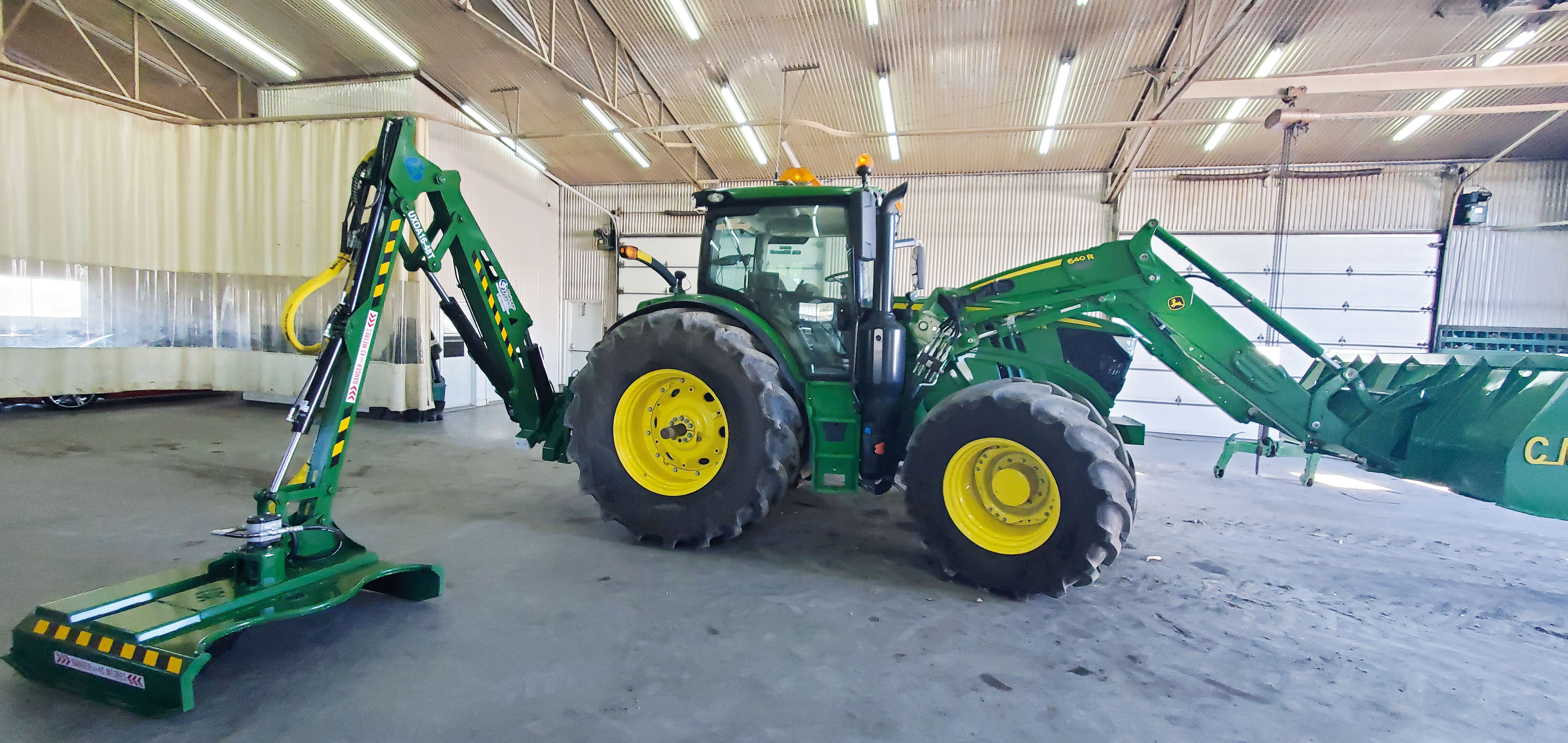 Débroussailleuse UsinageXpress UXDA16-48 