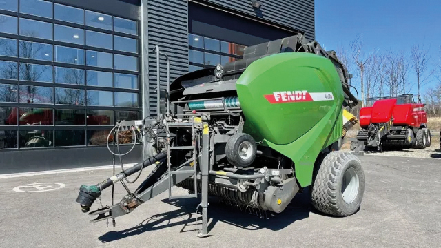 Presse à balles rondes Massey Ferguson Presse à balles rondes JD 854SS, 2010, 9 550 balles, Rotocut,  filet et corde, moniteur