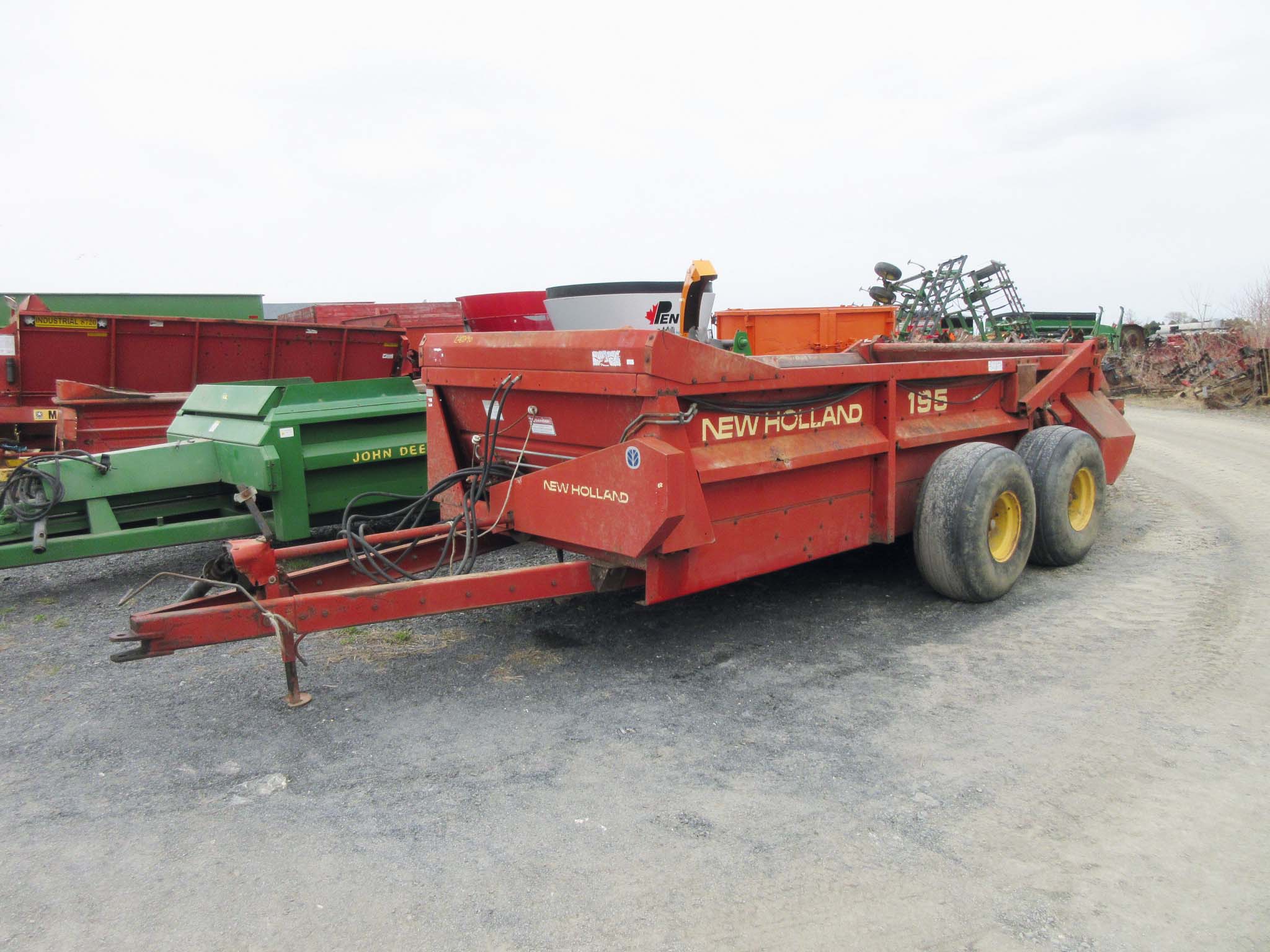 Manure spreader (solid) New Holland 195