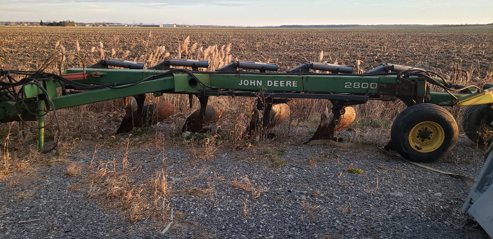 Plow John Deere 2800