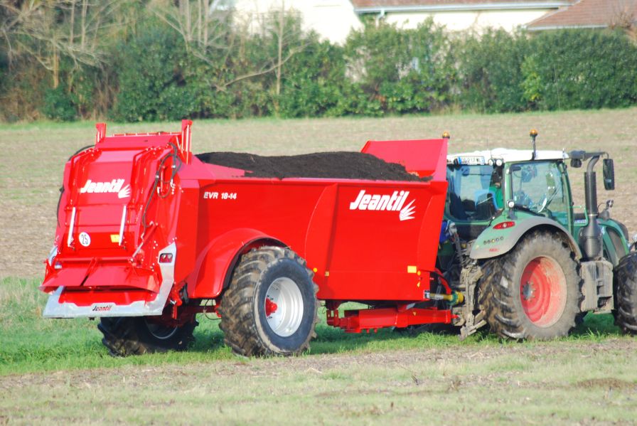 Manure spreader (solid) Jeantil double phases