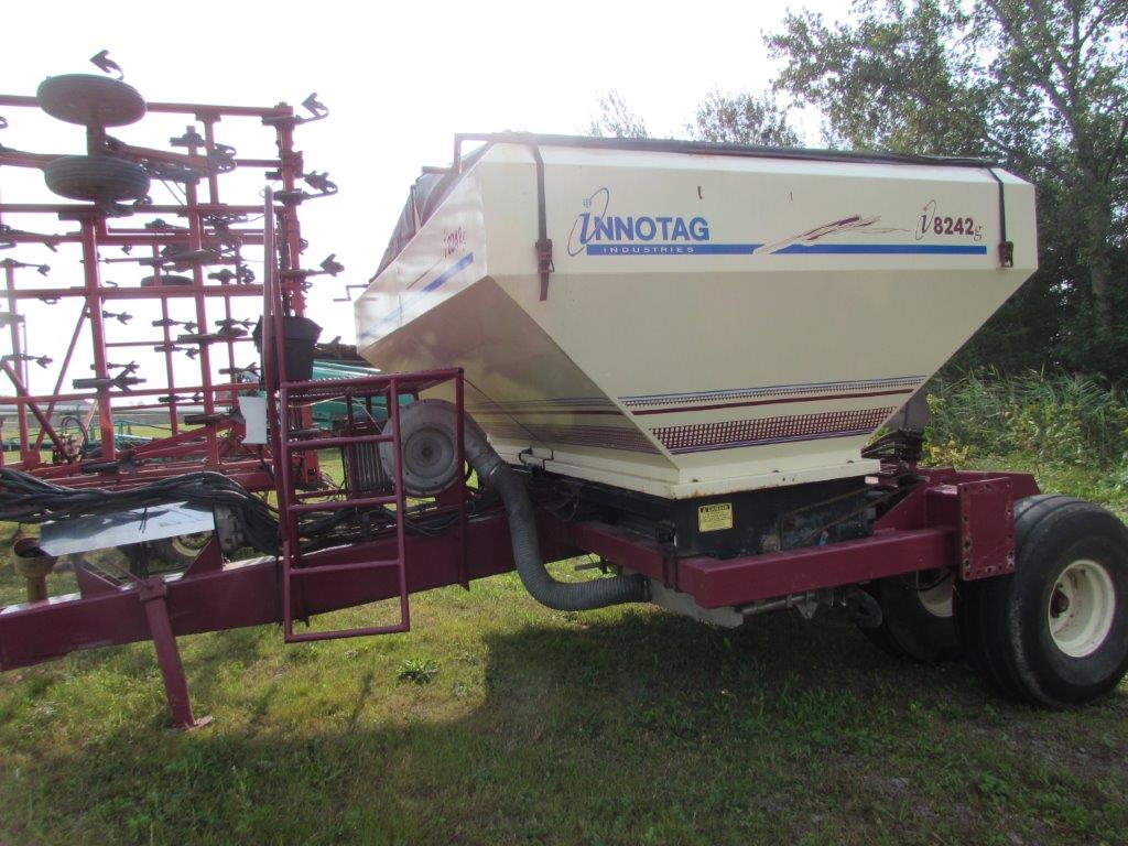 Grain trailer Innotag 8242