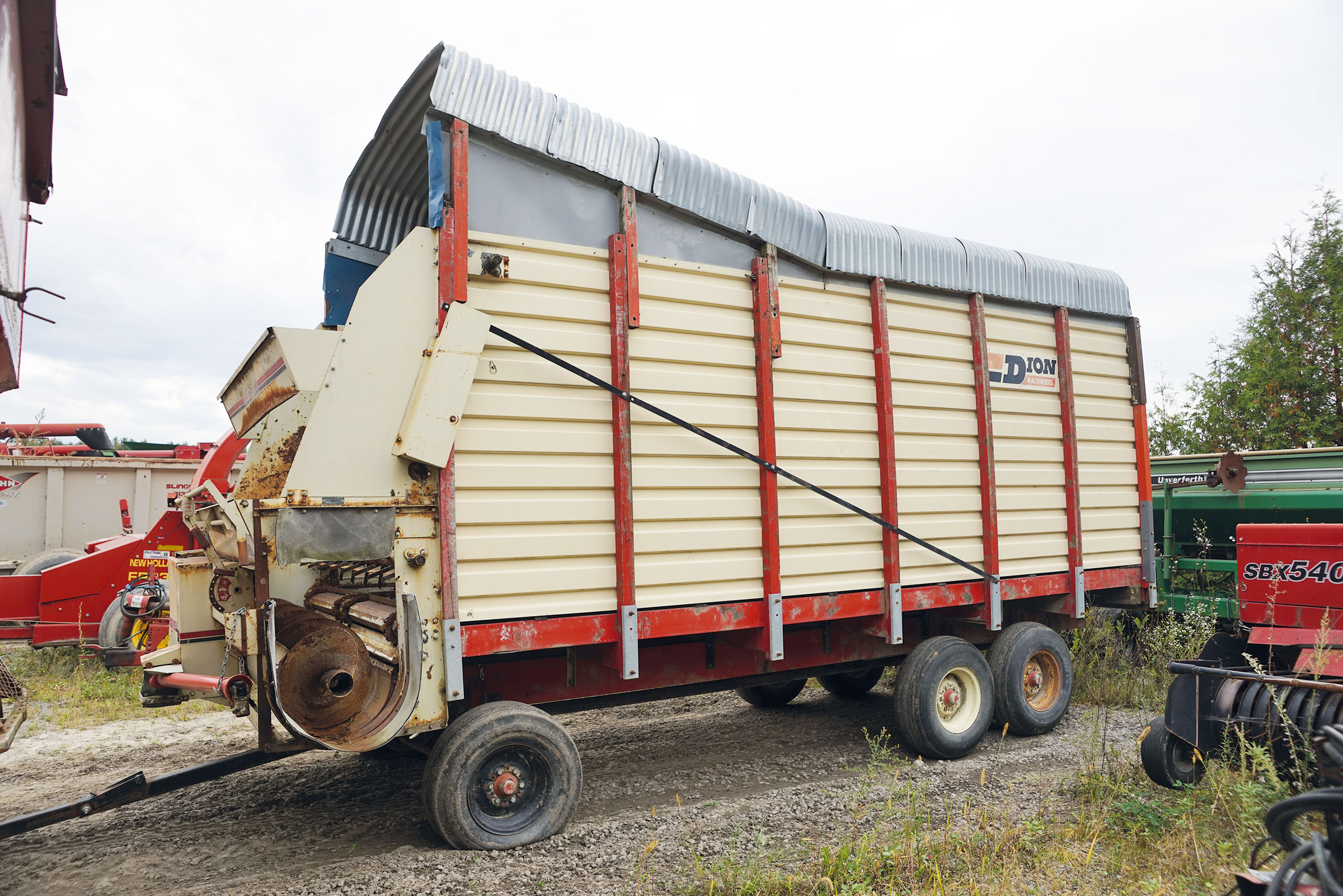   Boîte ensilage Dion 1018SE