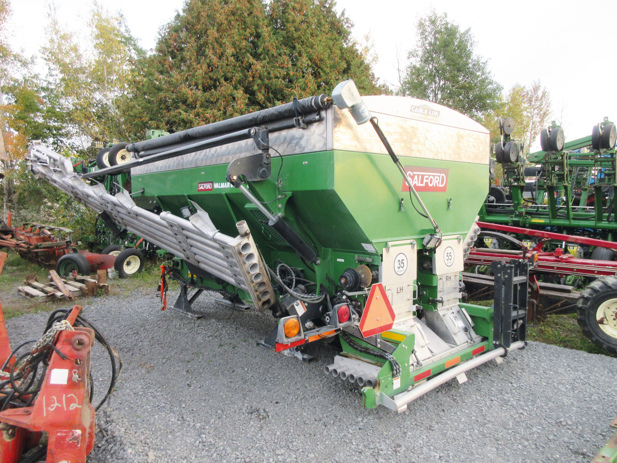 Épandeur d'engrais Salford Applicateur d’engrais Salford Valmar 6700