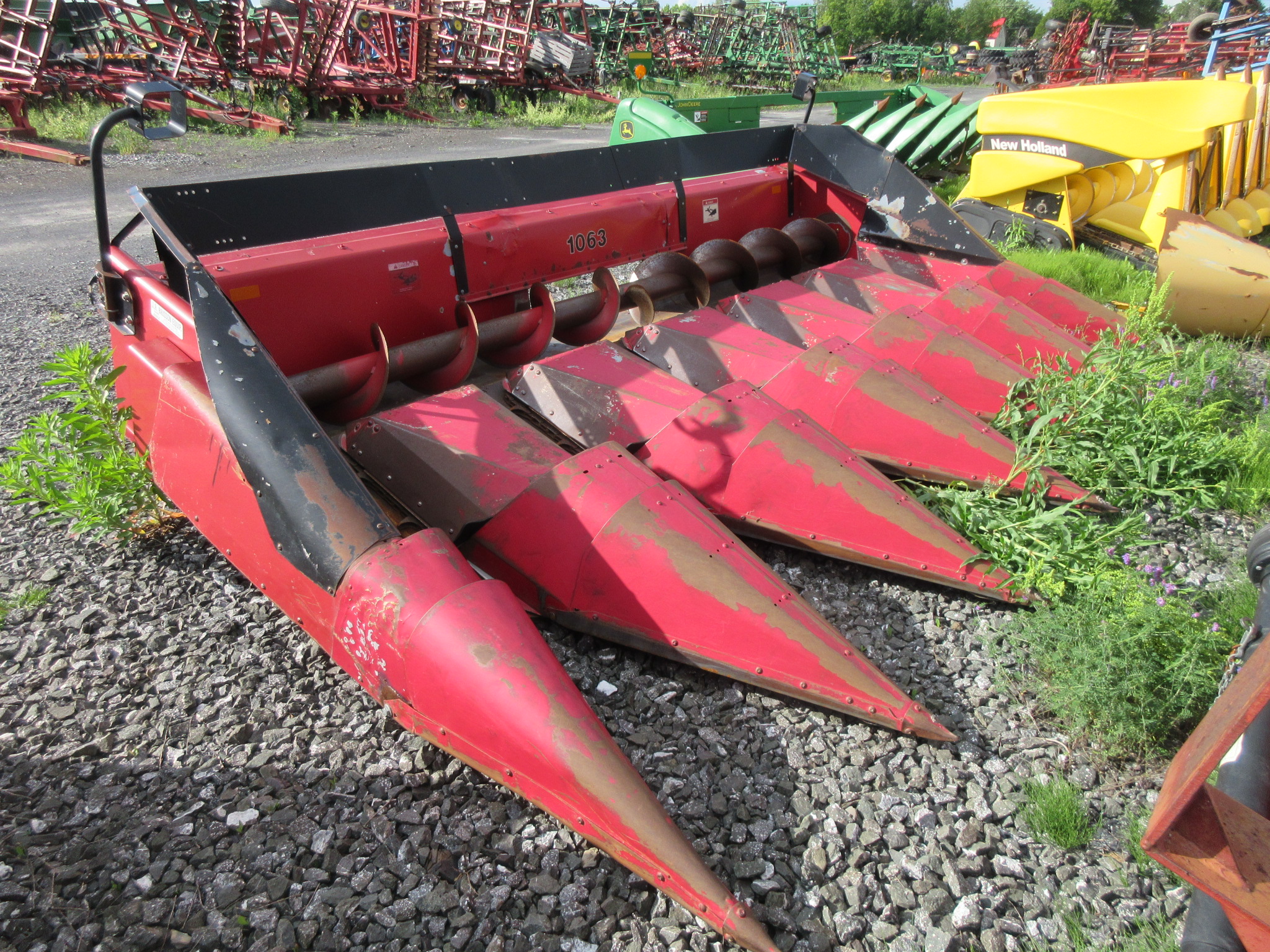 Bec cueilleur à maïs Case 1063