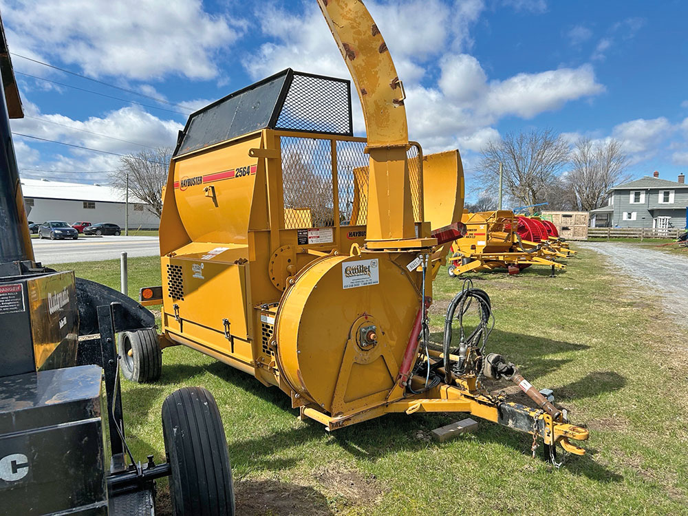 Round bale shredder  Haybuster #2564