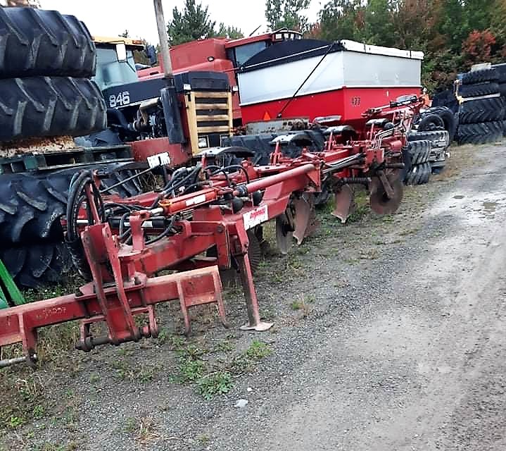 Charrue Grégoire Besson 