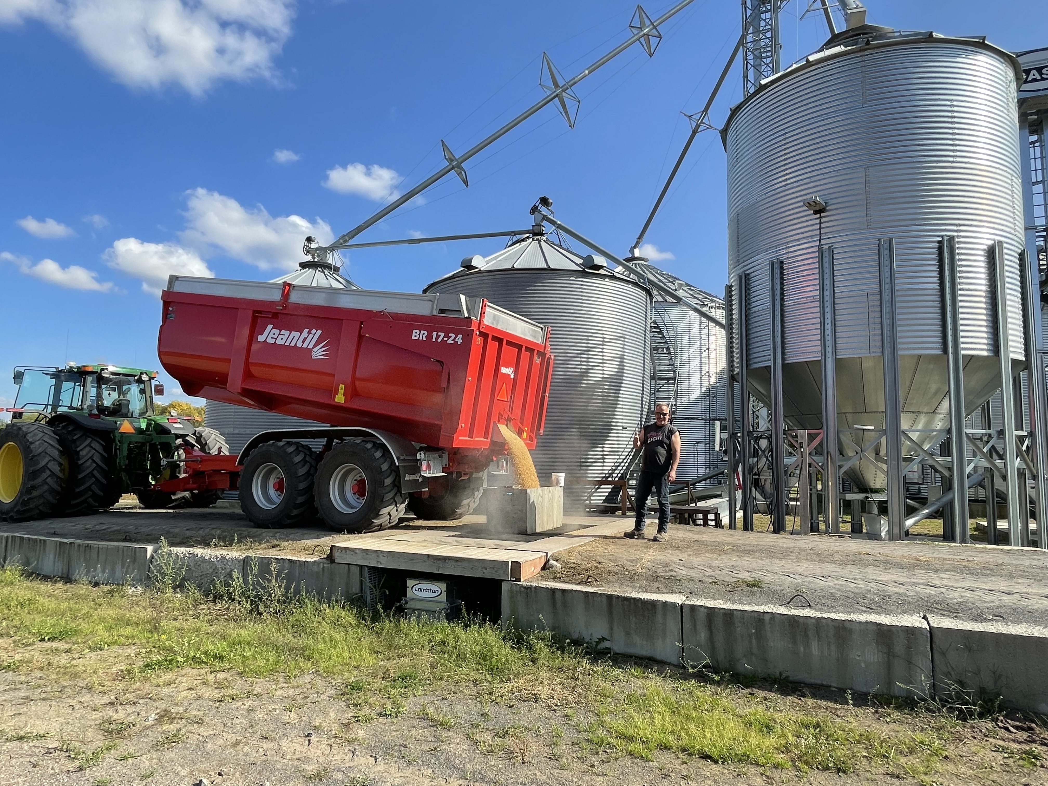 Remorque à benne basculante Jeantil benne 2 essieux