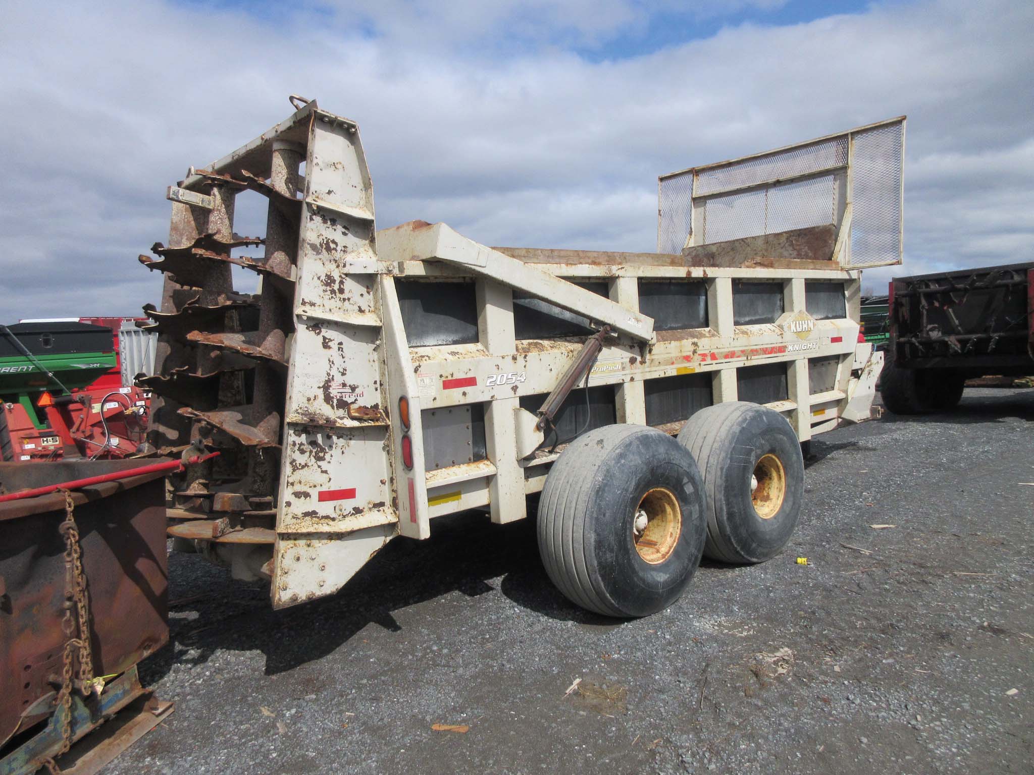 Épandeur à fumier (solide) Kuhn Knight 2054