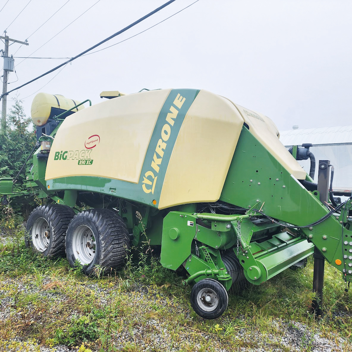 Large square baler Krone 890XC