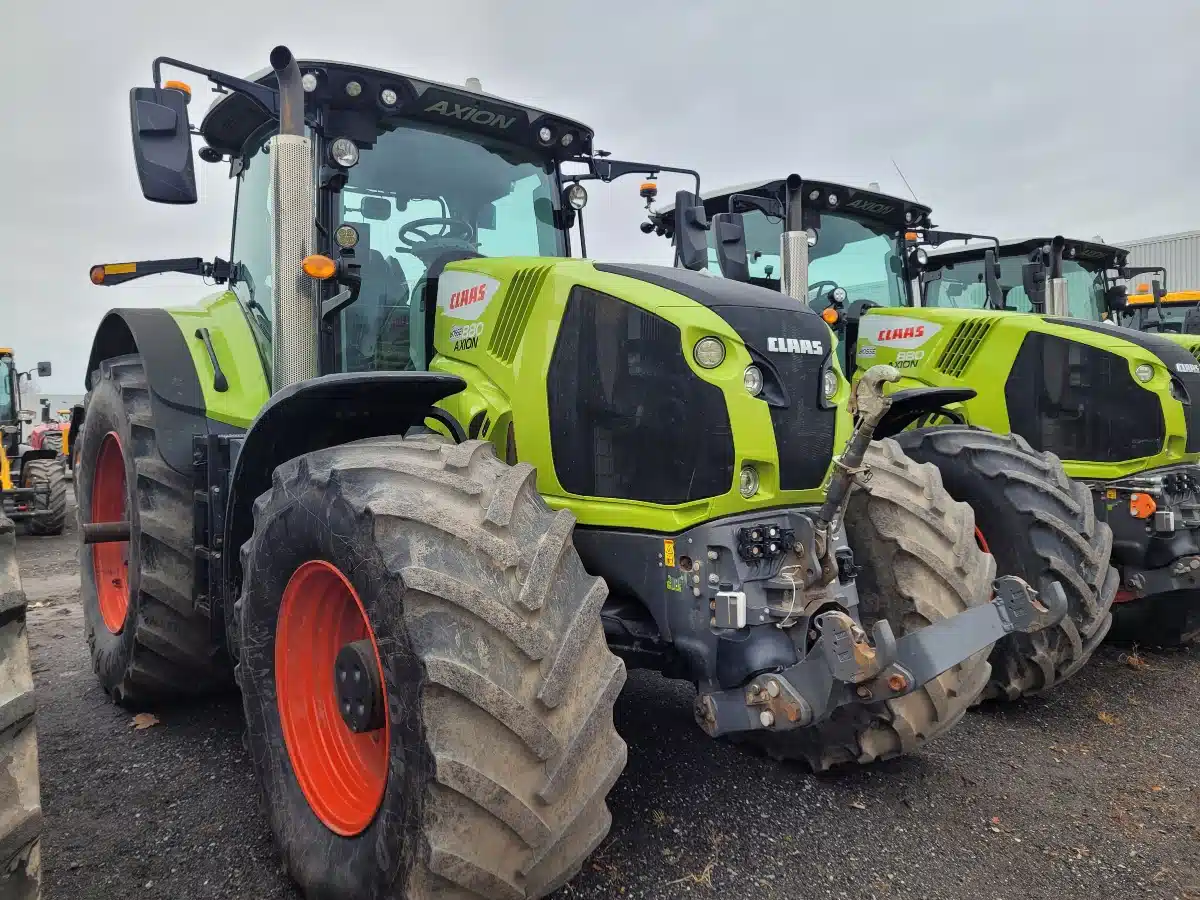 Tracteur Claas Axion 880