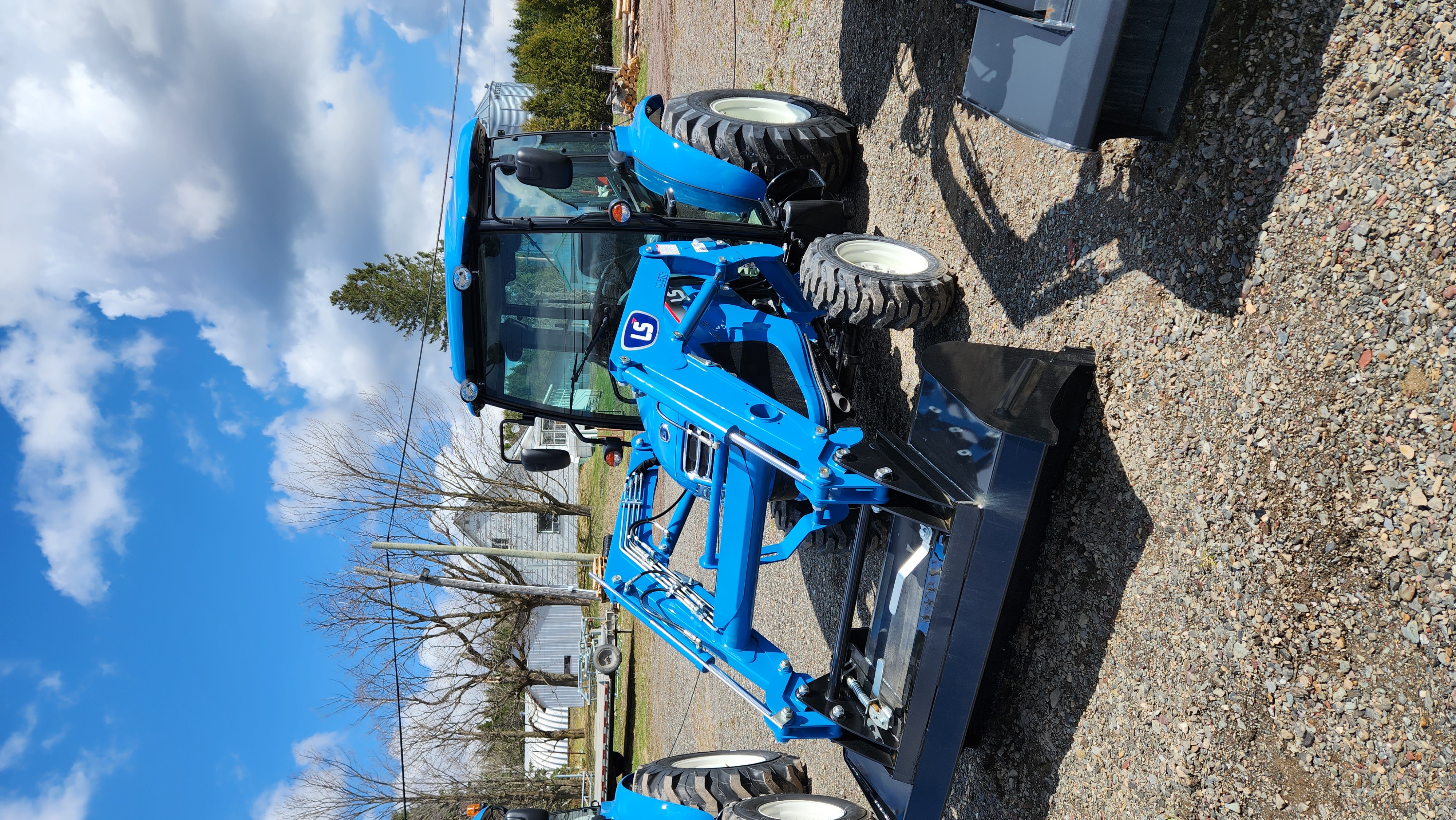 Tractor  MT335HC