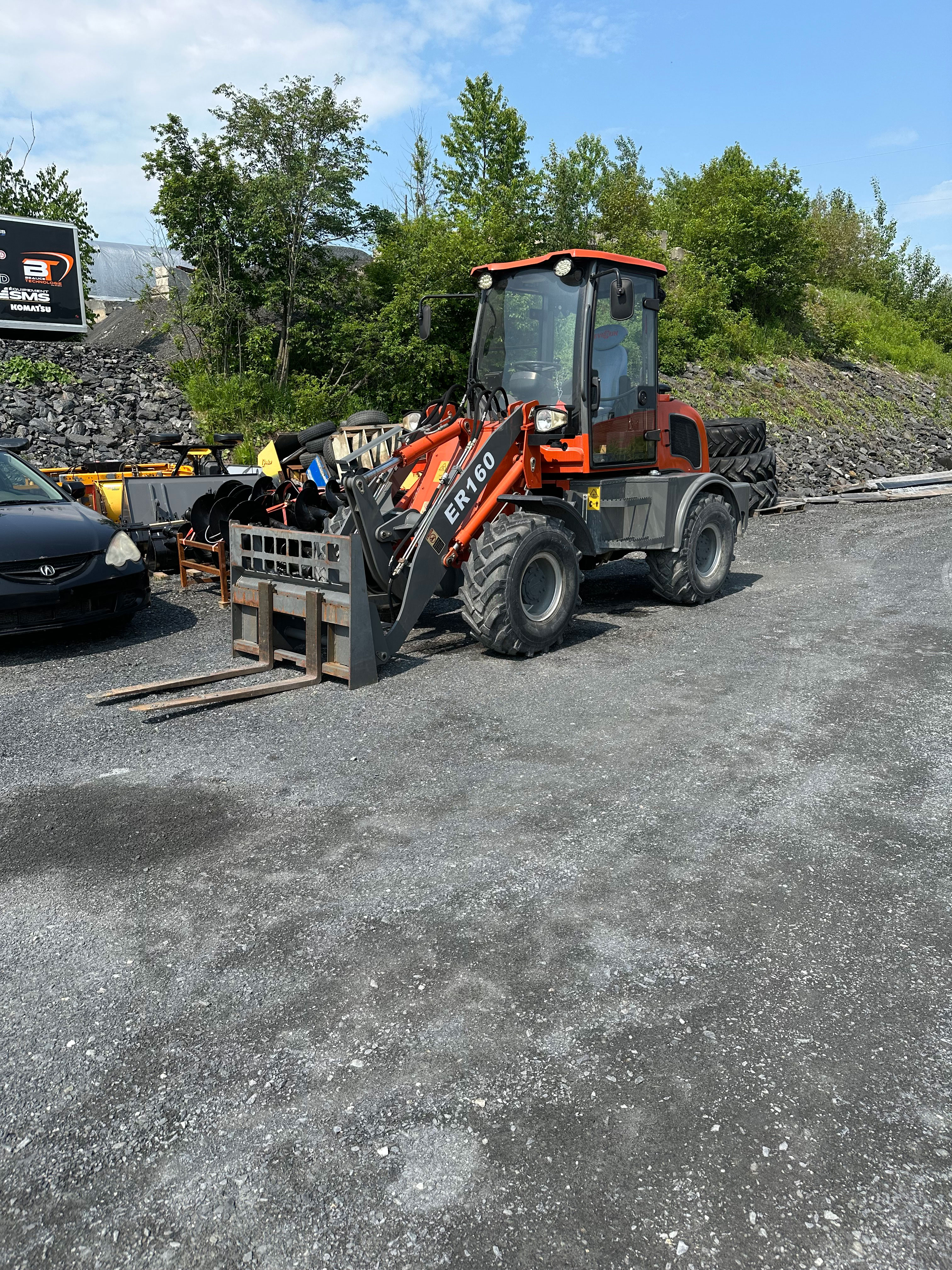   􀀁•˛˛‡