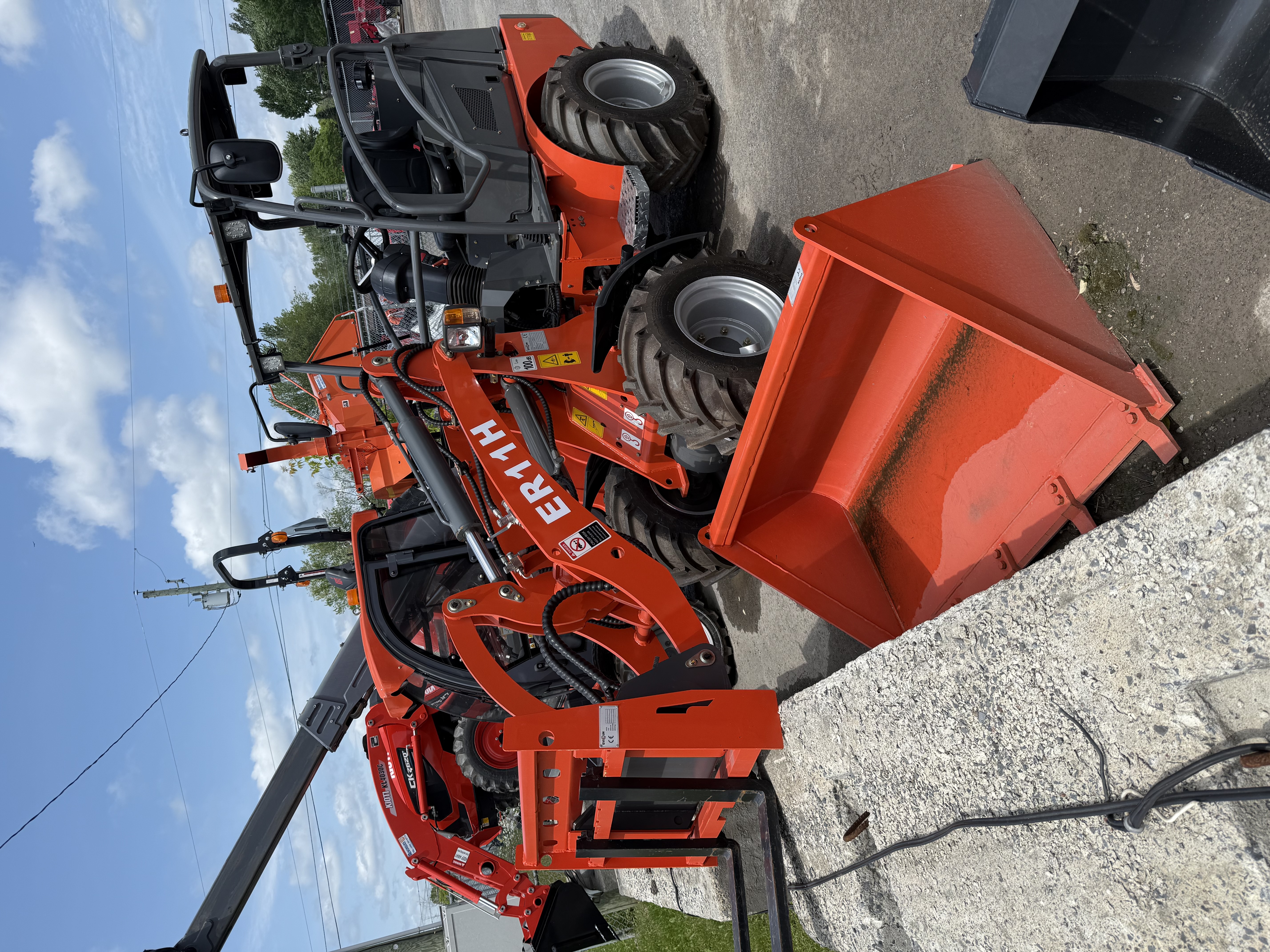 Chargeur articulé sur pneus EVERUN ER11 H