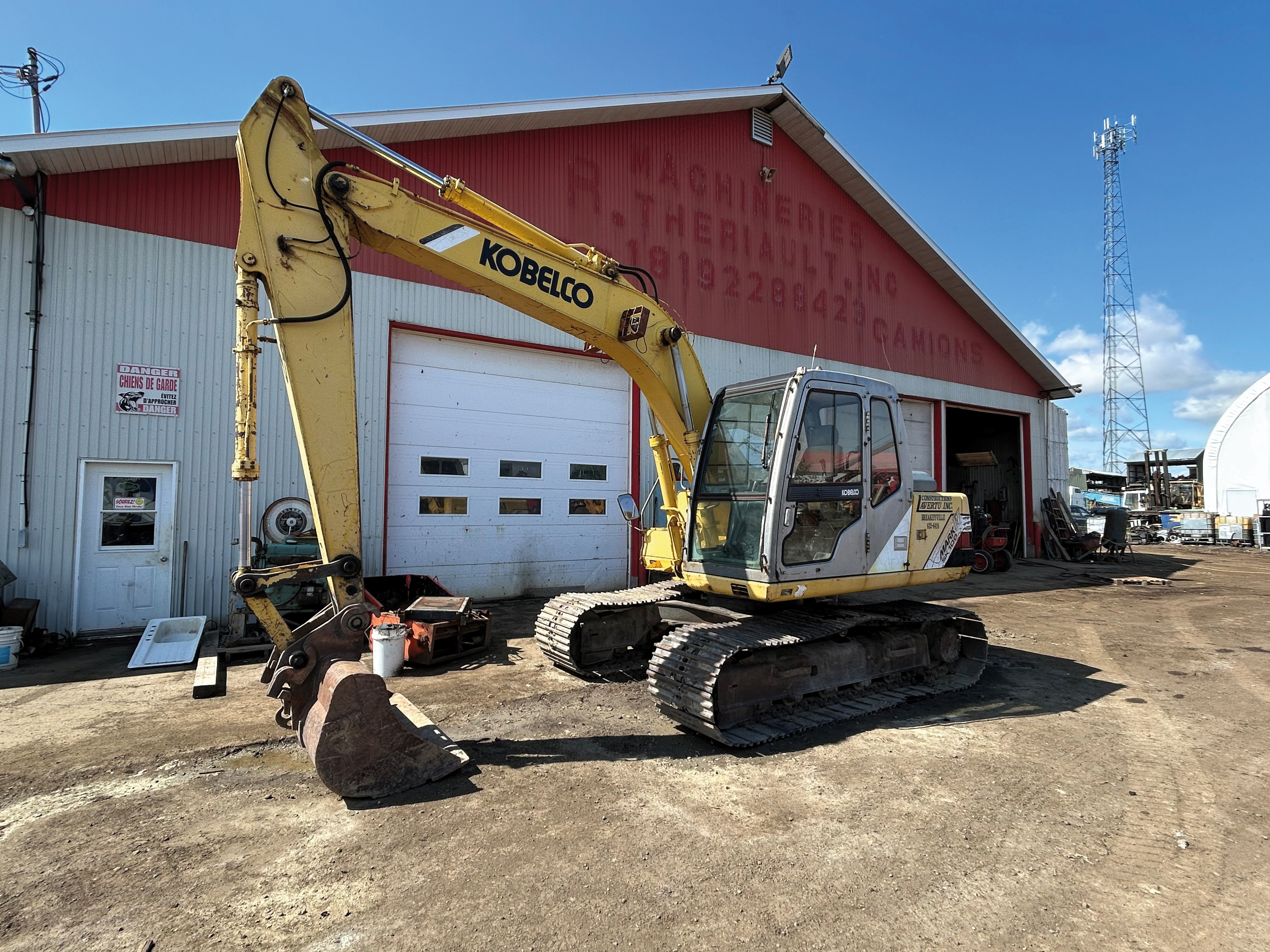 Excavatrice  Kobelco SK100