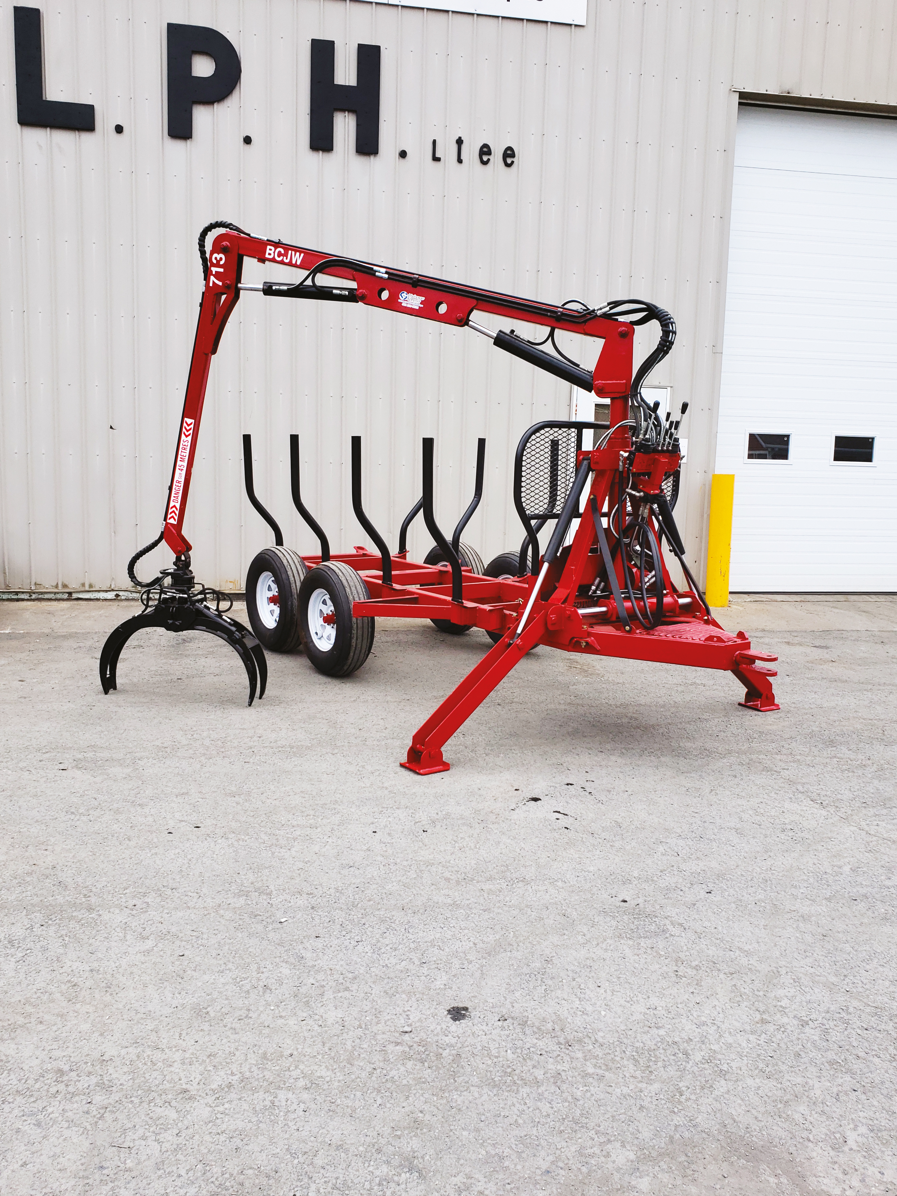 Chargeuse à bois automotrice UsinageXpress 813 BCJ