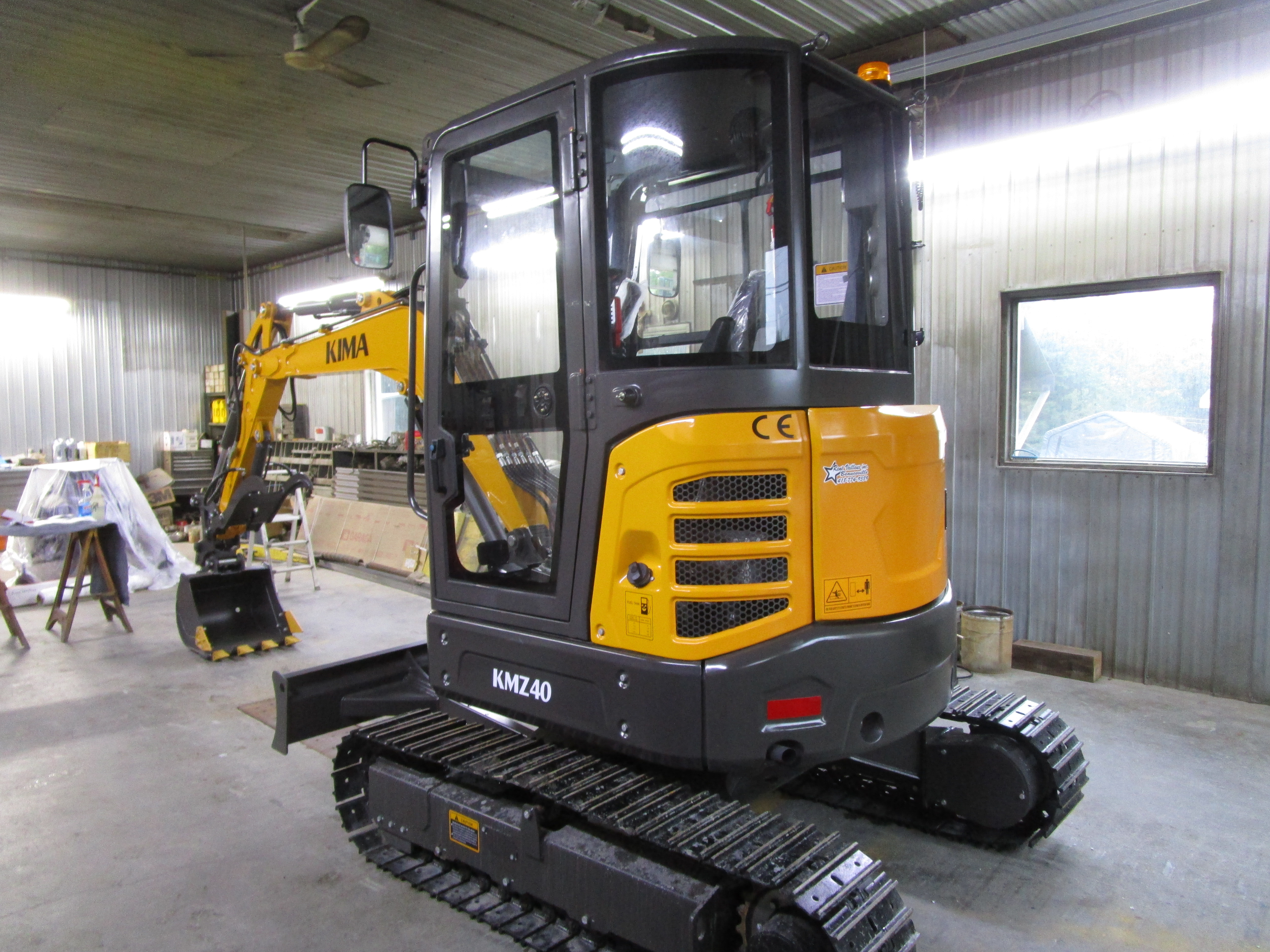 Excavatrice  KIMA KMZ40