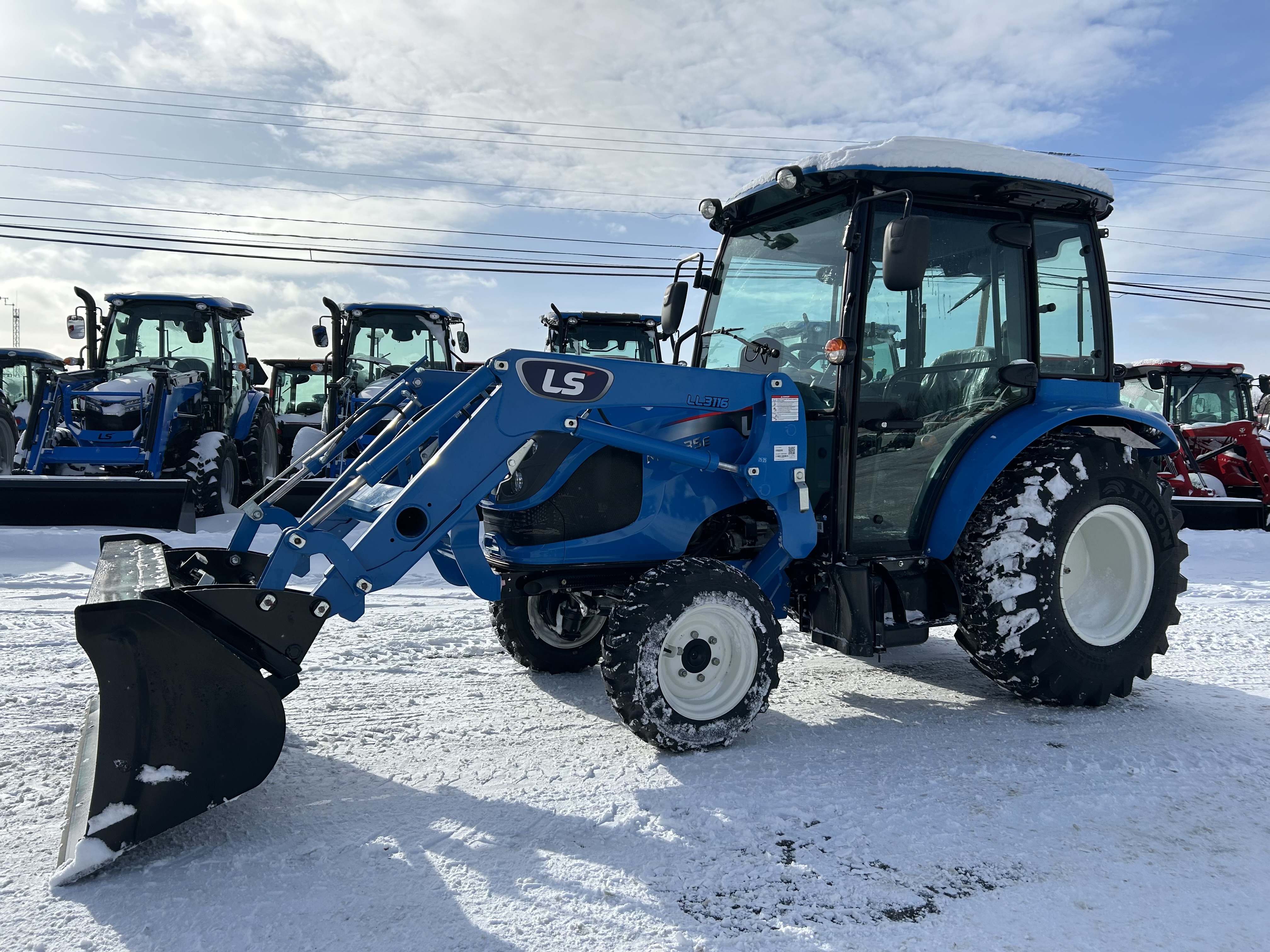 Tracteur LS Tractor MT 235 HEC