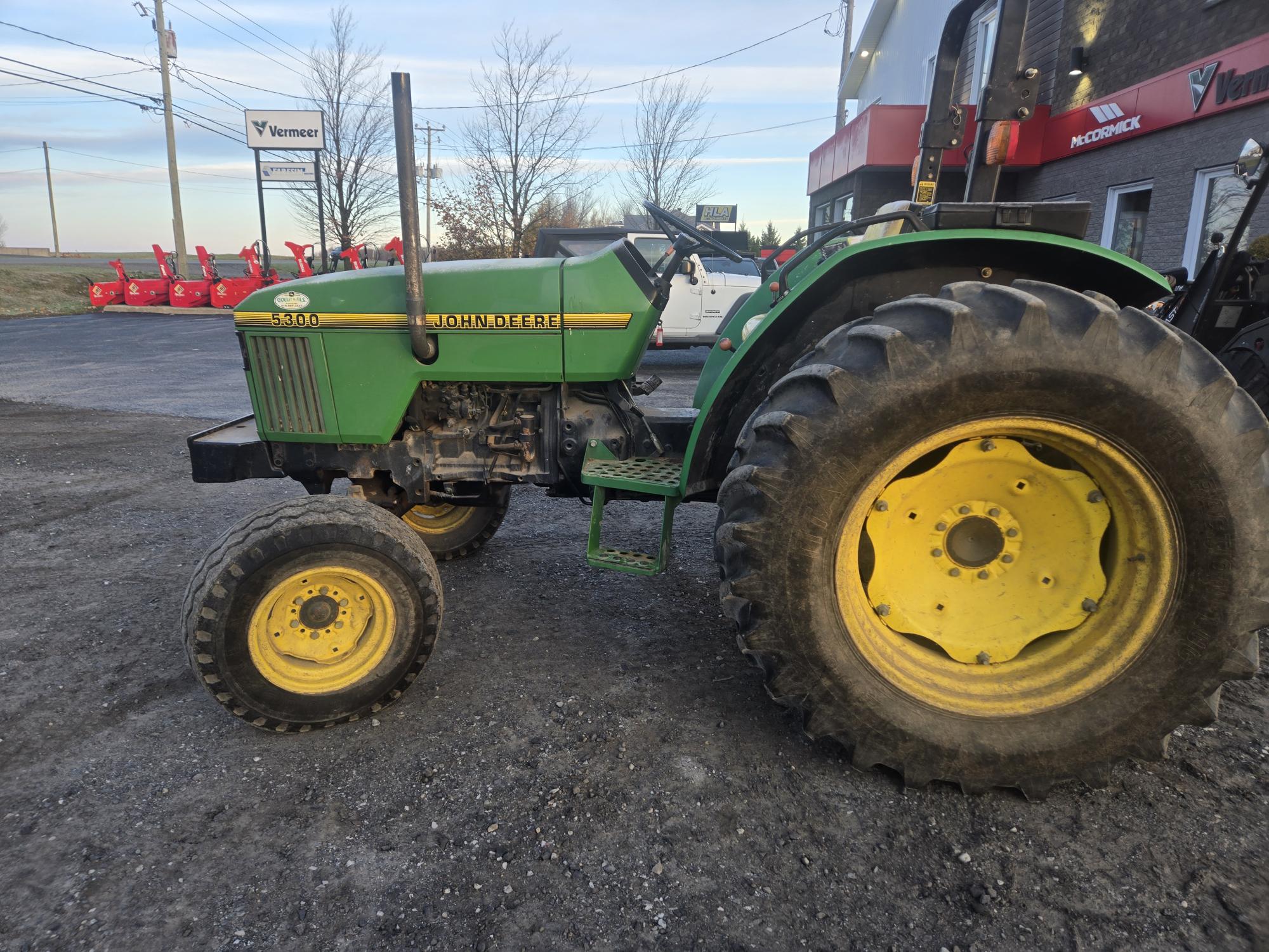 Tractor John Deere 5300