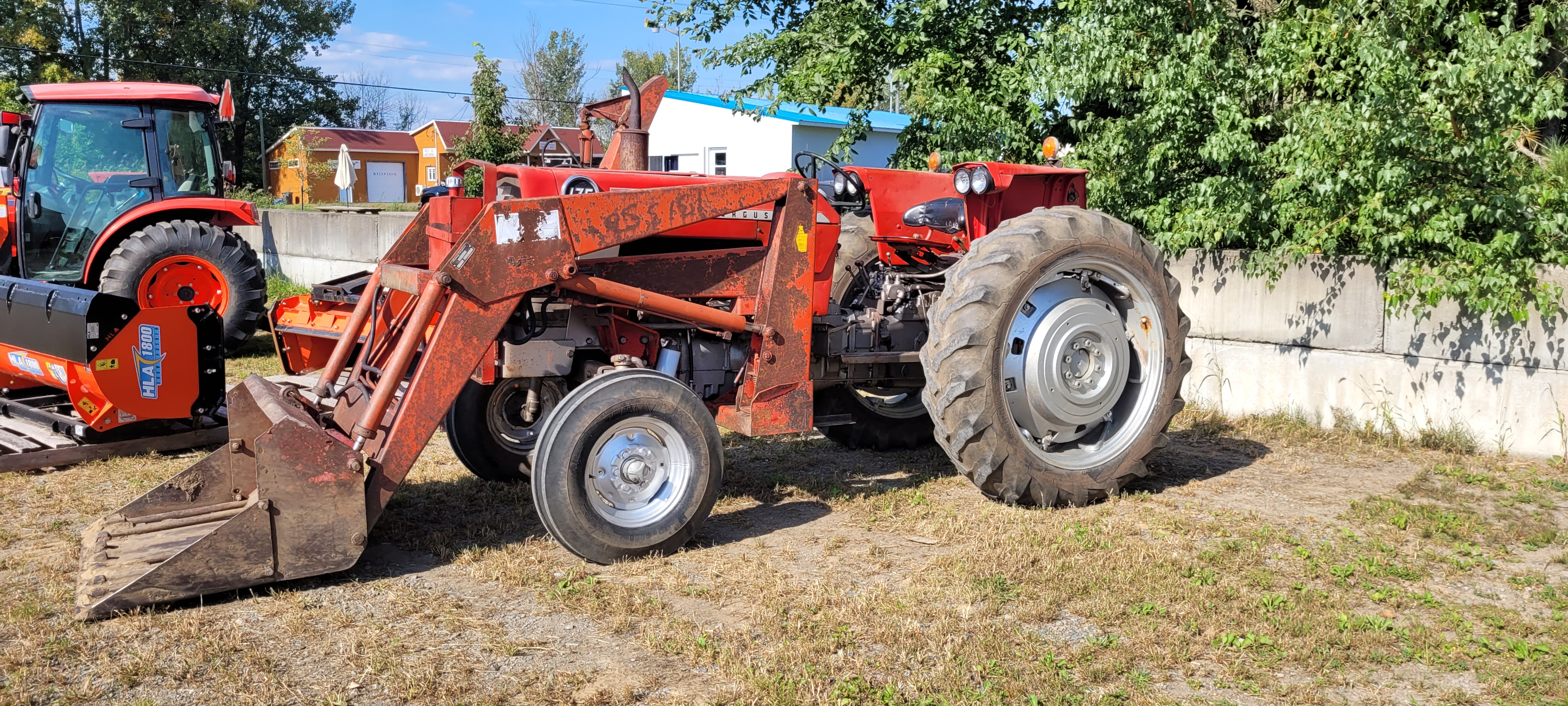 Tracteur Massey Ferguson 175