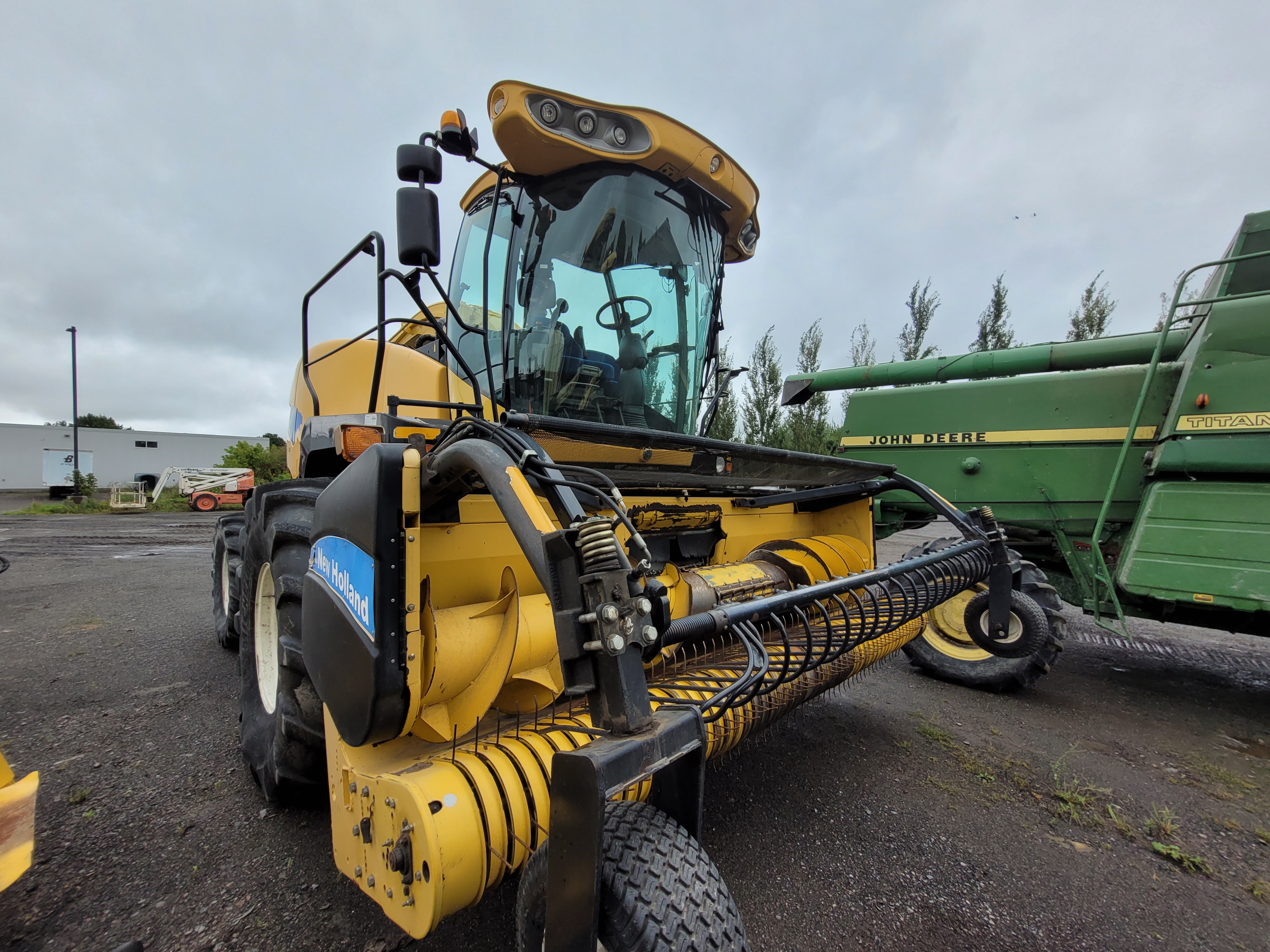 Moissonneuse-batteuse New Holland FR9040