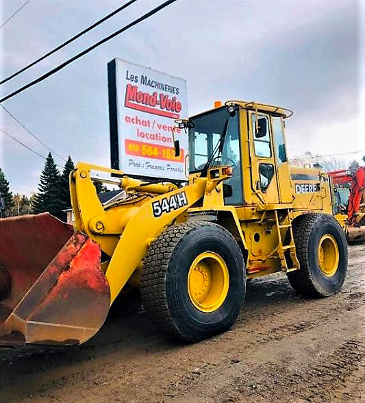 Chargeur articulé sur pneus John Deere 544H